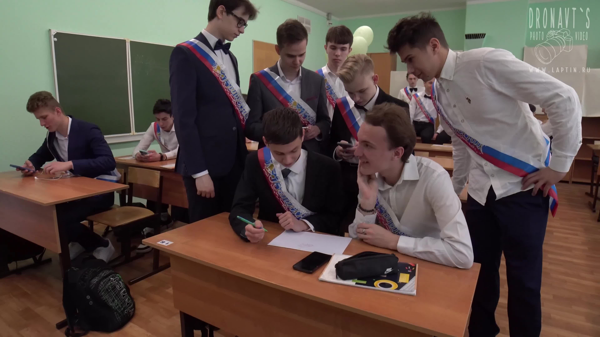 Видеосъёмка последний звонок, школьный выпускной. «Студия DRONAVT`s» — видеосъёмка и фотография г. Москва