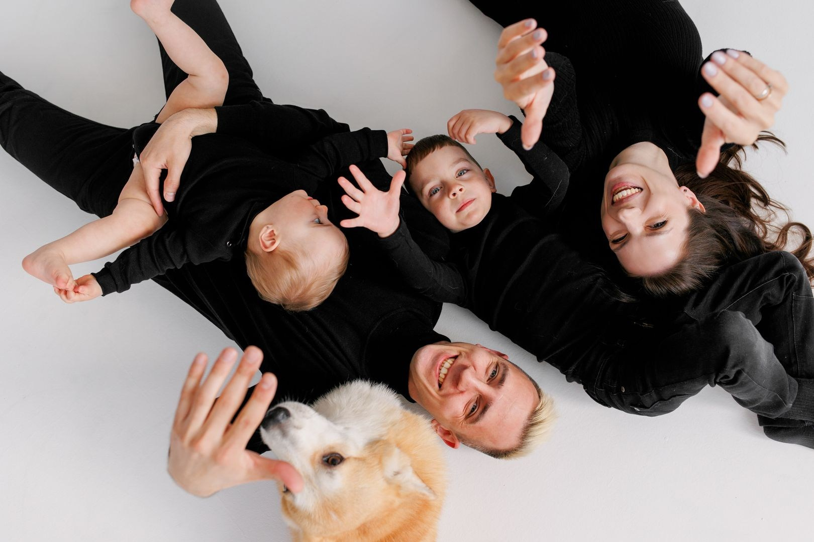 Семейная фотосессия в студии