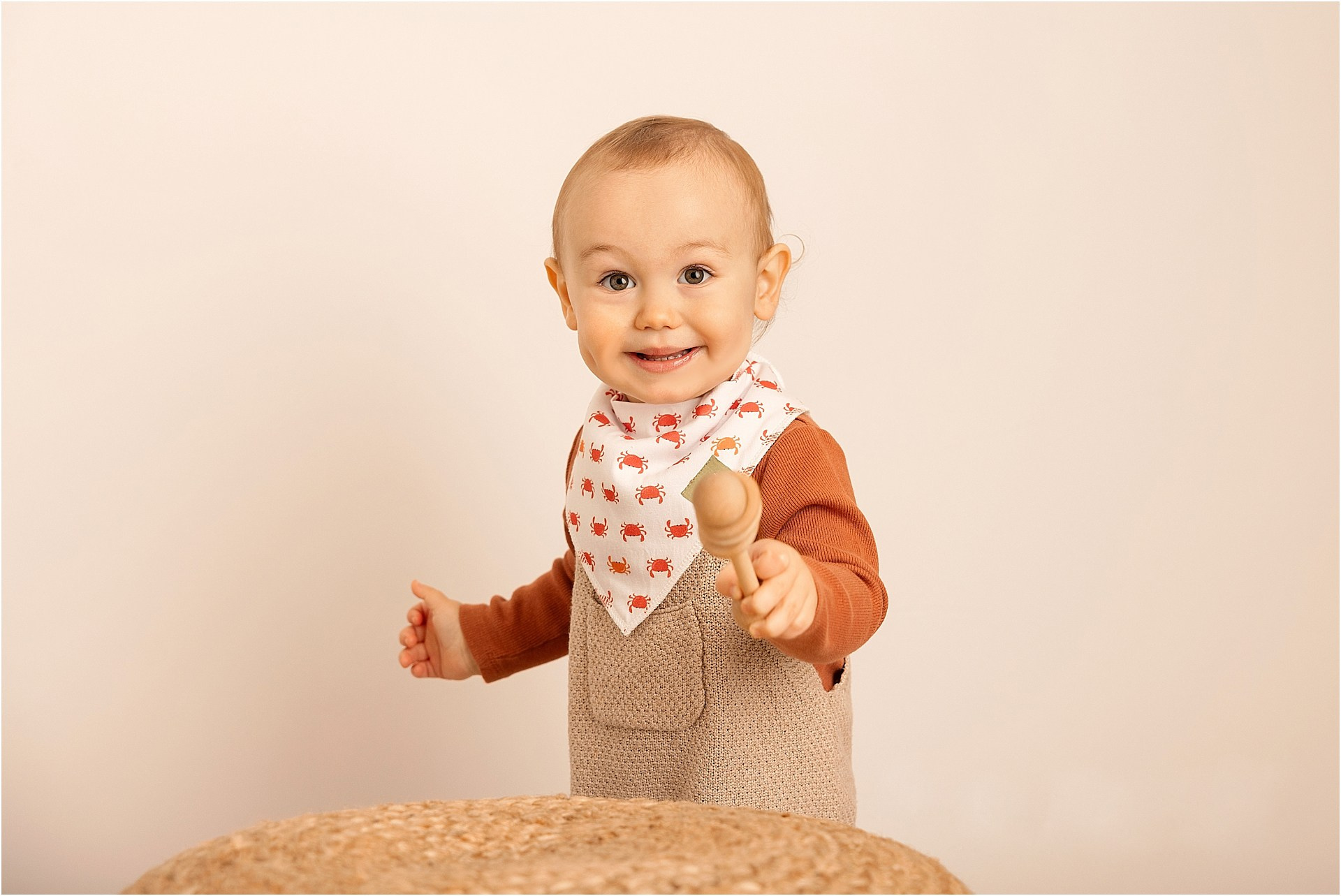 Фотосессия детской одежды для маркетплейсов от фотографа. Фотосессия в студии в Москве от профессионального фотографа услуги по доступным ценам