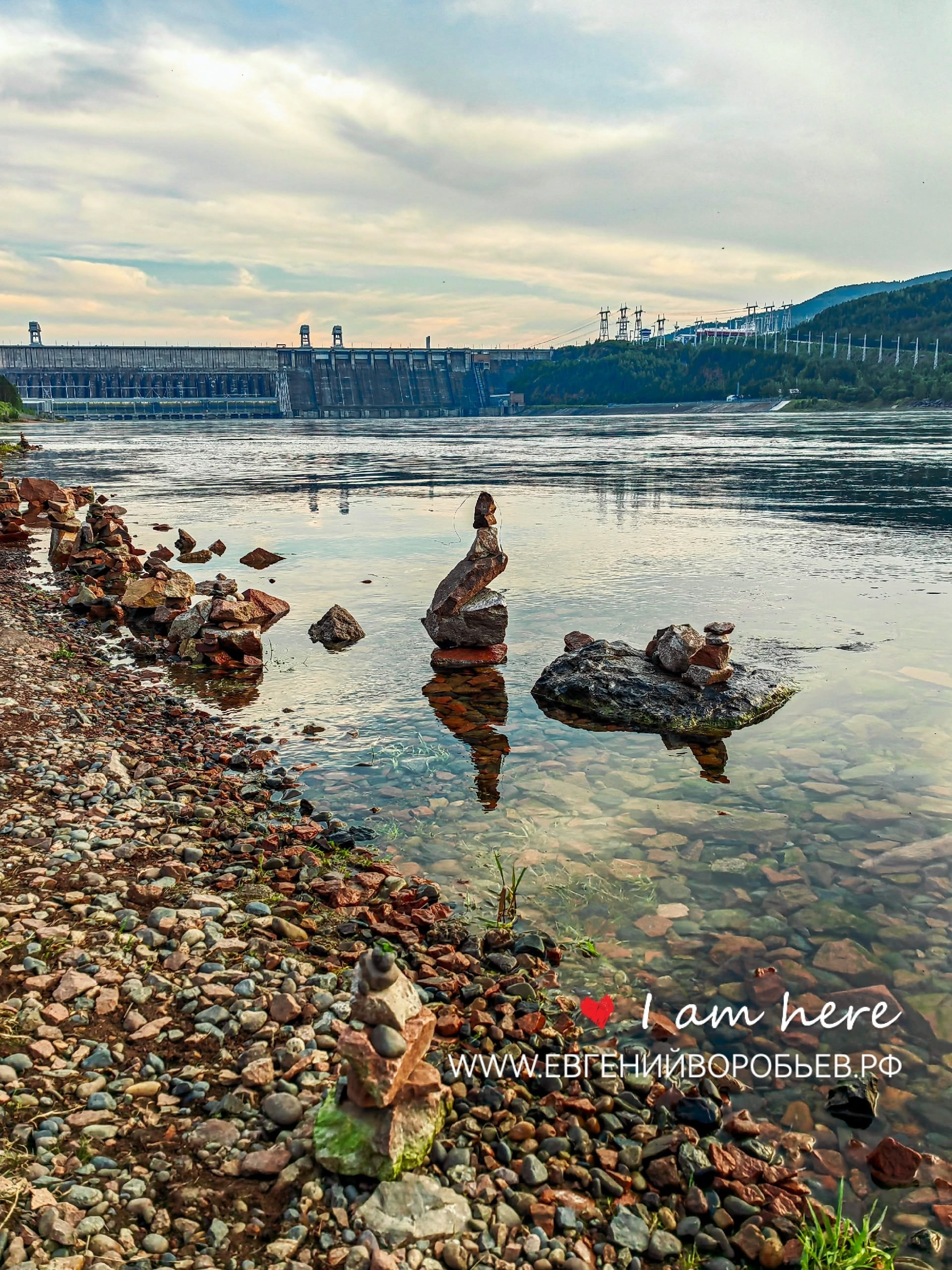 экскурсии Красноярск индивидуальный тур фото интересные места что посмотреть куда сходить что посетить достопримечательности в Красноярске фототур аренда кабриолета микроавтобуса трансфер  цена заказать экскурсию программа маршрут смотровые площадки видовые красивые места Национальный парк заповедник Столбы Дивногорск Красноярская ГЭС путешествие туристический маршрут фотосессия фотограф Красноярск