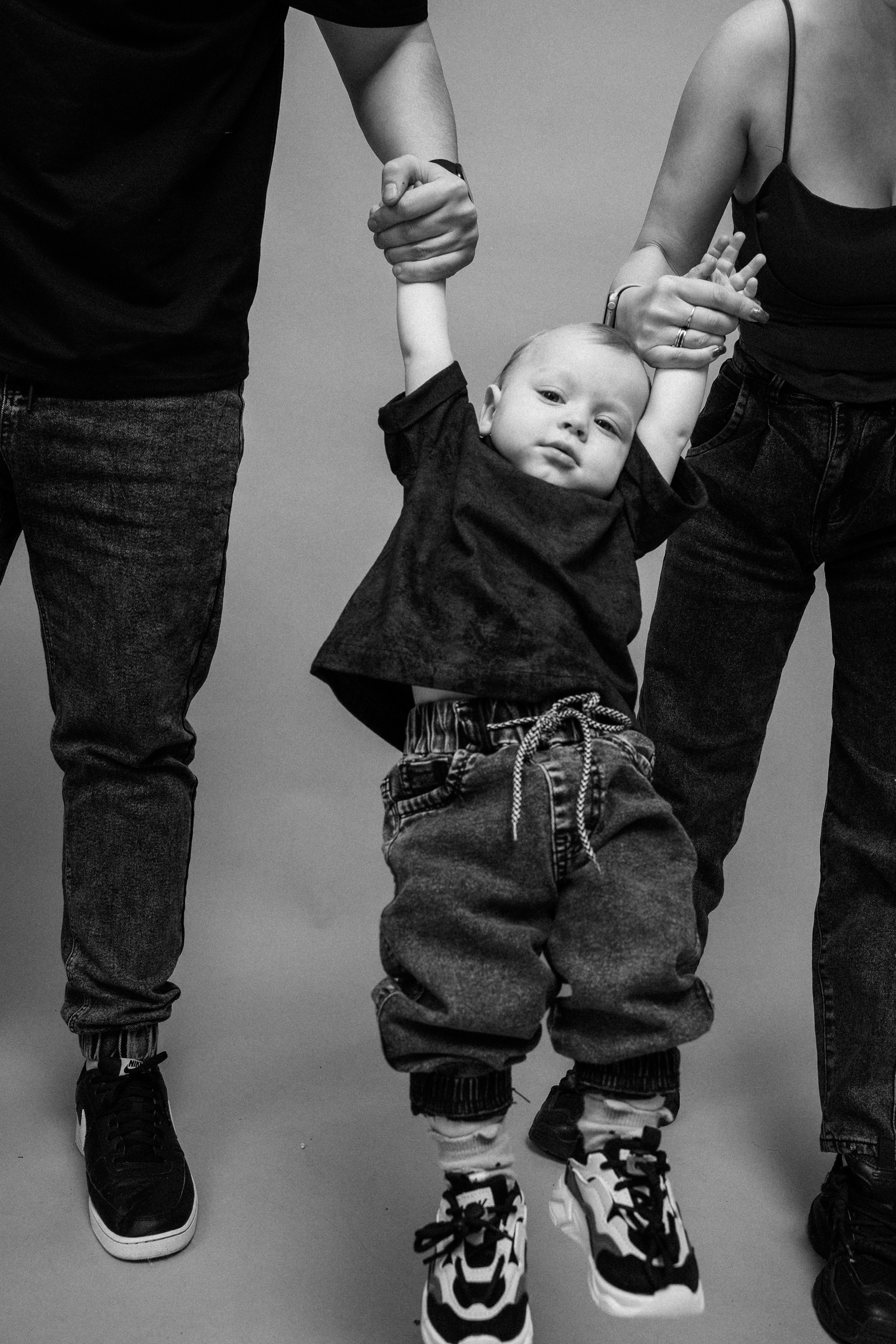 Фотосессия на 1 годик ребенка, первый день рождения малыша в Москве. Фотограф и видеограф от проекта Продолжение рода. Фотографы на роды в Москве. Фото и видео родов. Фотопроект «Продолжение рода»