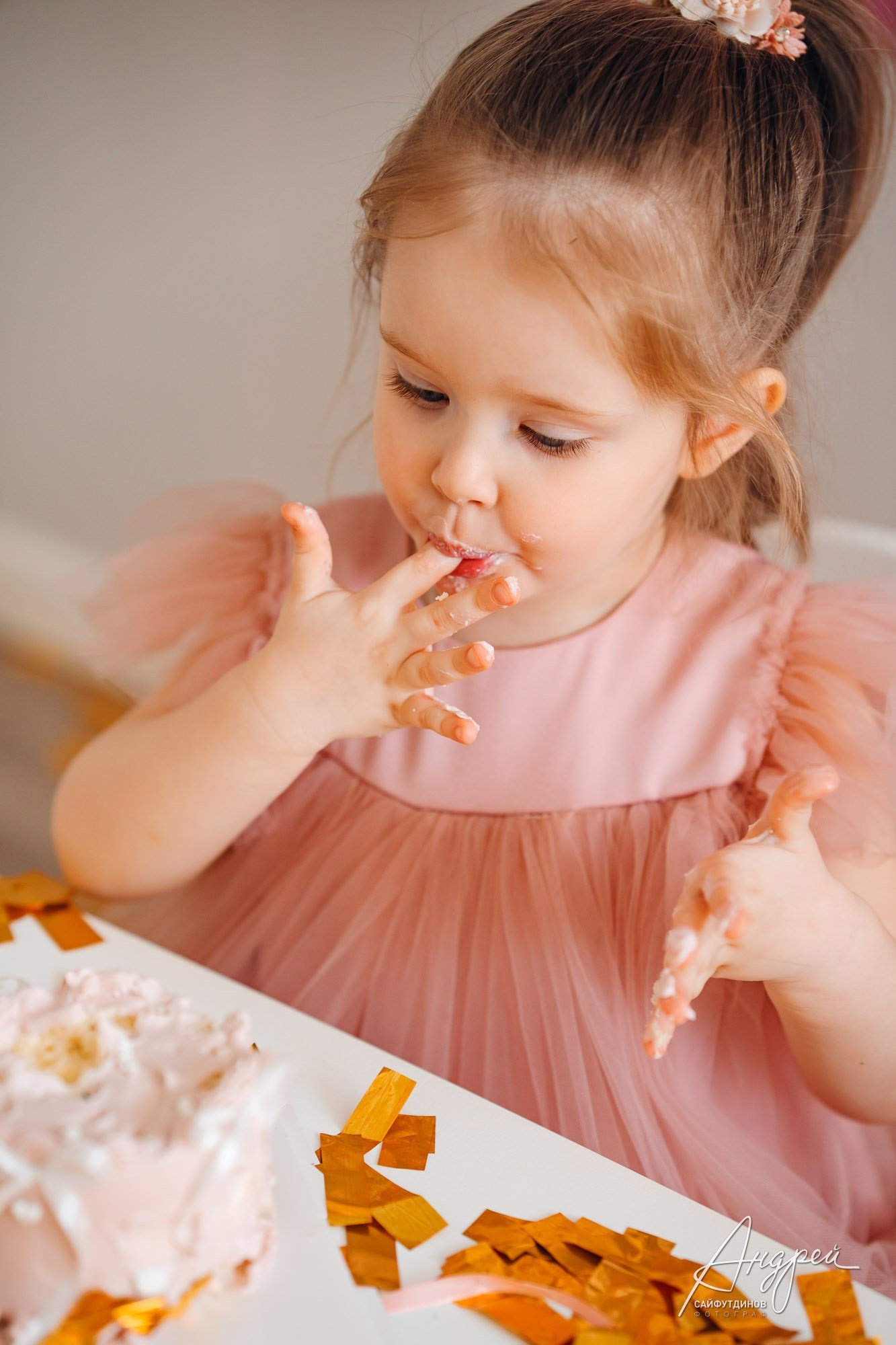Профессиональная фотосъёмка на День рождения в Ростове — студийная и репортажная. Свадебный и семейный фотограф в Ростове-на-Дону. Андрей Сайфутдинов