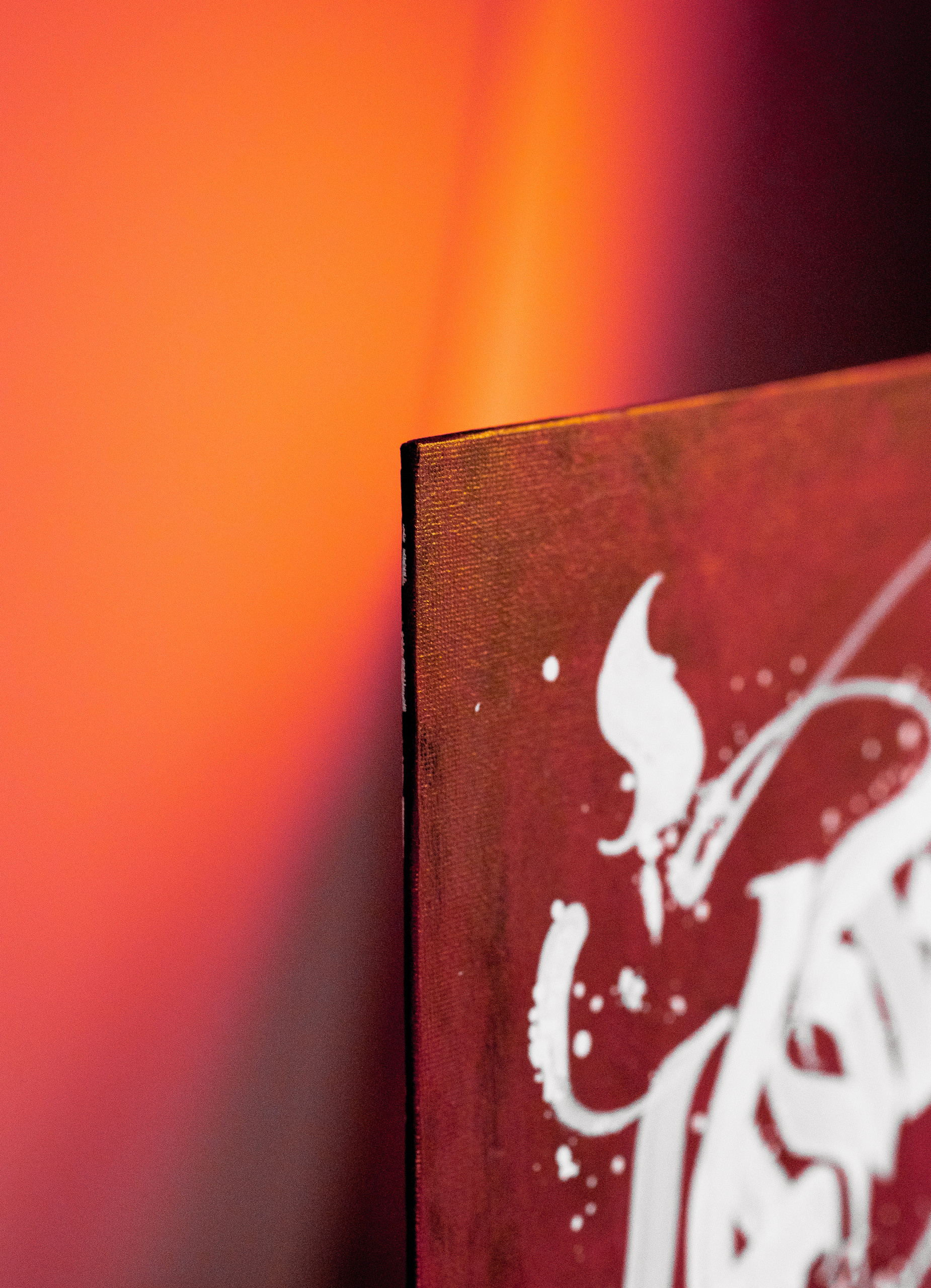 Каллиграфия на холстах со смыслом от Андрея Рэя