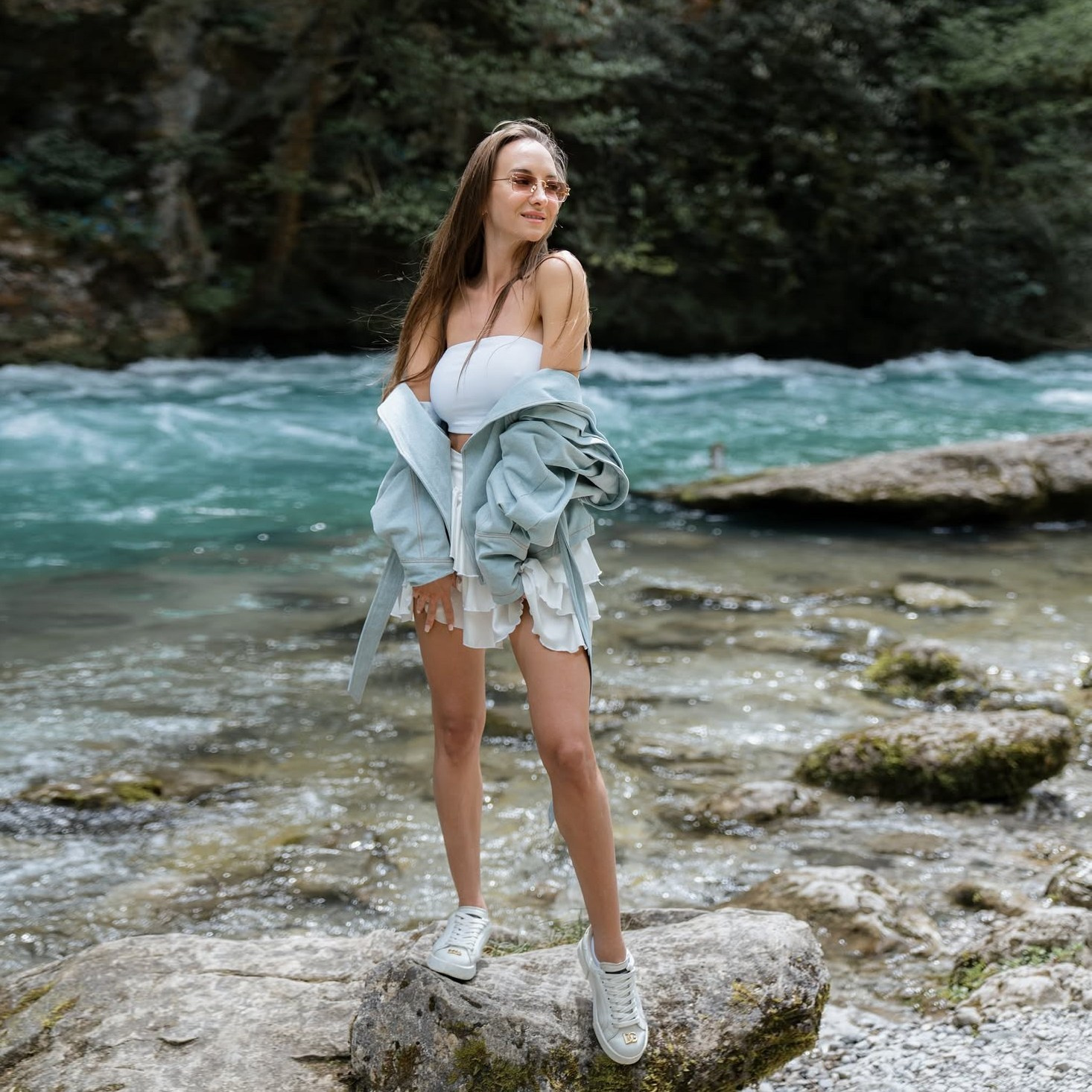 Авторские путешествия на красном кабриолете Lexus. Сочи, Адлер, Сириус, Красная Поляна, озеро Рица. Личный водитель и фотограф. Свадебный фотограф в Сочи и Адлере — Фотосессии на море и в горах | Виктор Рогулев