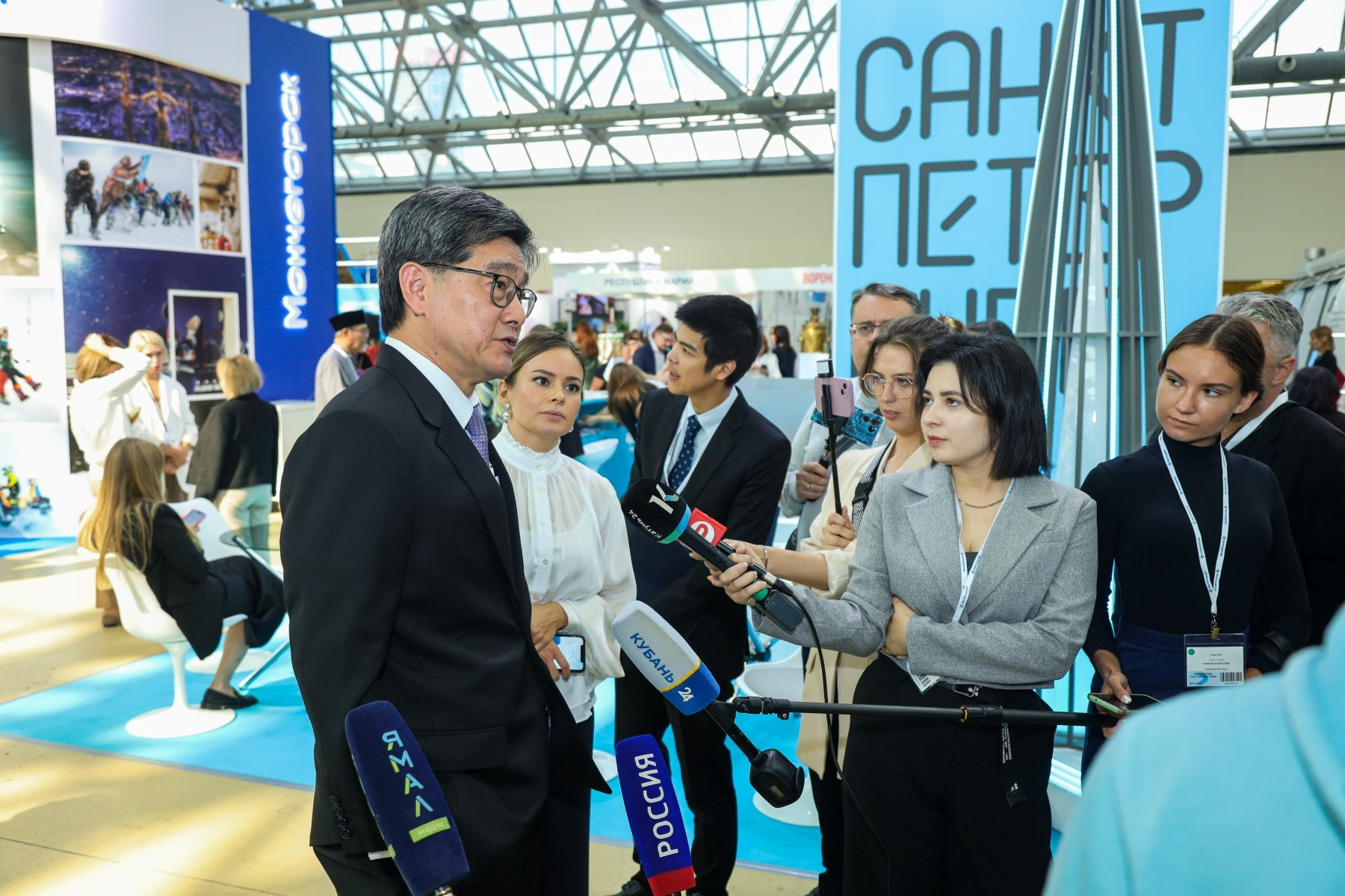 Съёмка стенда на выставке. Фотограф на мероприятие в Москве Марик