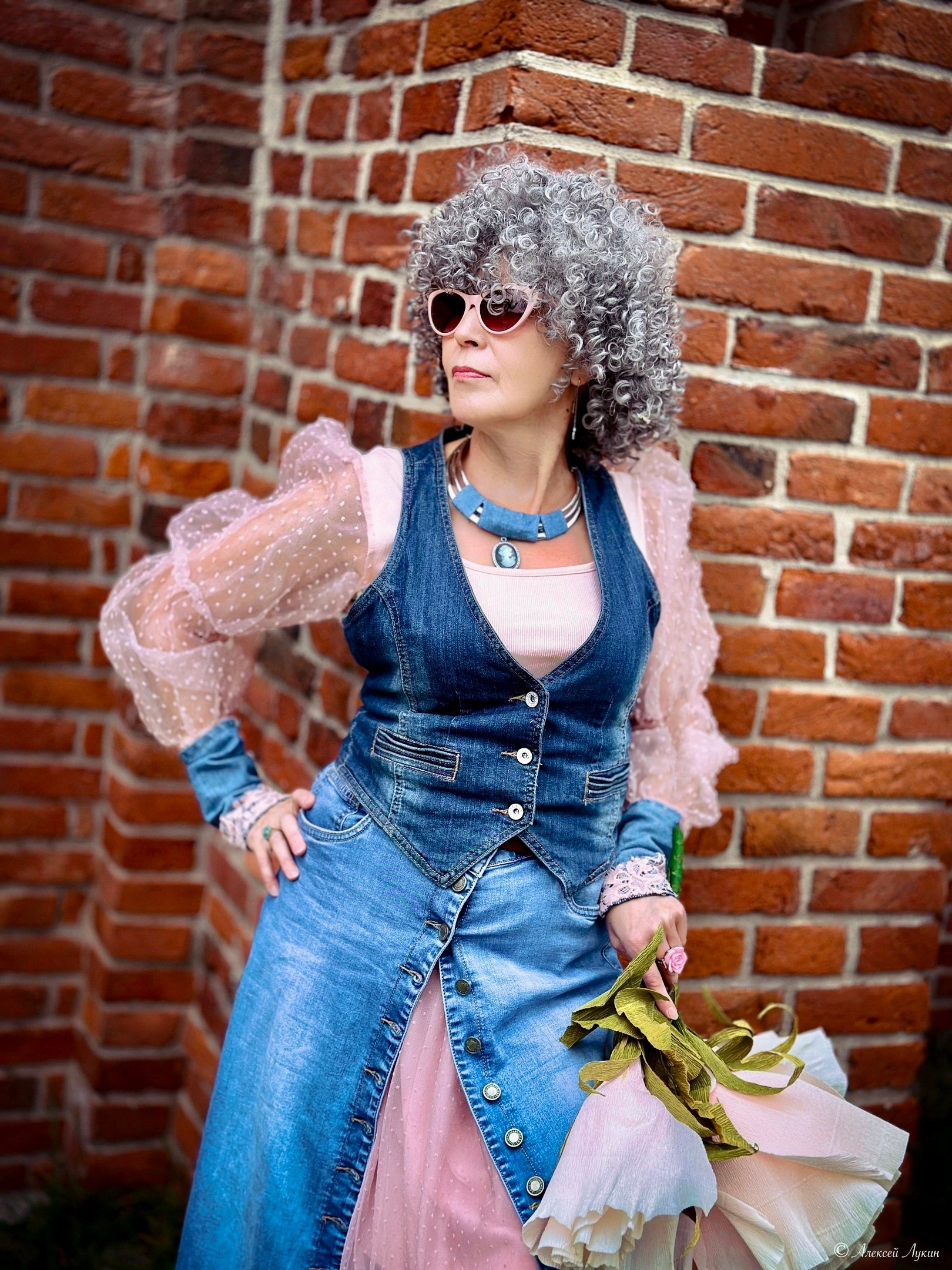 Фотосессия в студии, услуги и цены у профессионального портретного фотографа в СПб. Фотостудия, Портрет, Ню, Будуар, Детская фотосессия. Фотограф Алексей Лукин. Профессиональная фотосъёмка в Санкт-Петербурге. Обработка и Ретушь фотографий