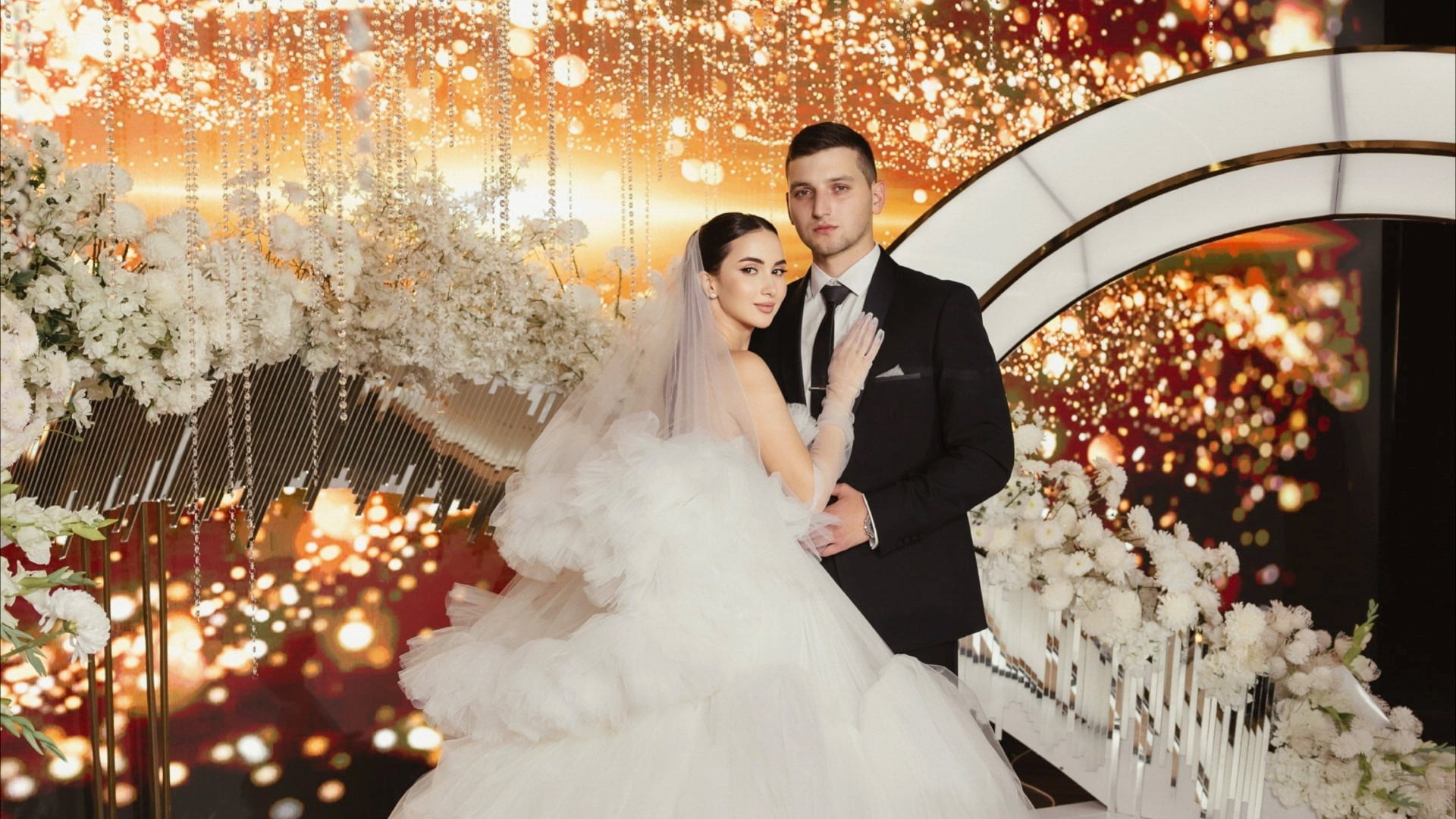 Красивое свадебное видео SDE, показанное в этот же день на свадьбе. Свадебное видео и фото съемка на свадьбу в Краснодаре Твинс Студио