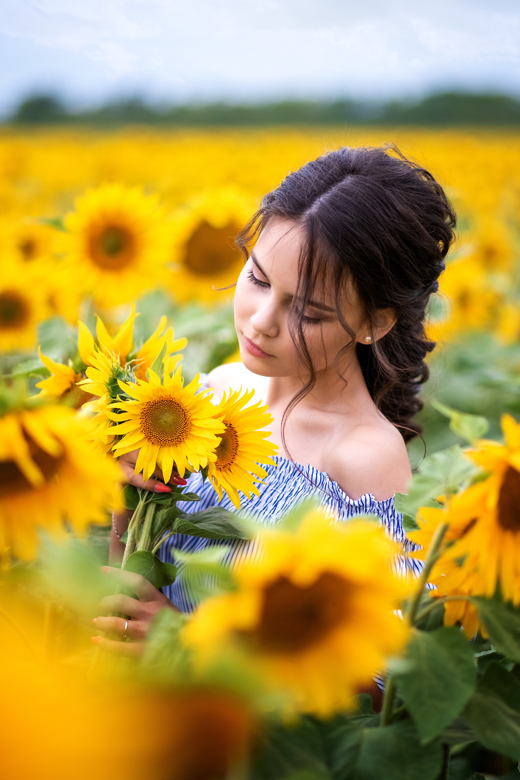 Фотосессия в подсолнухах