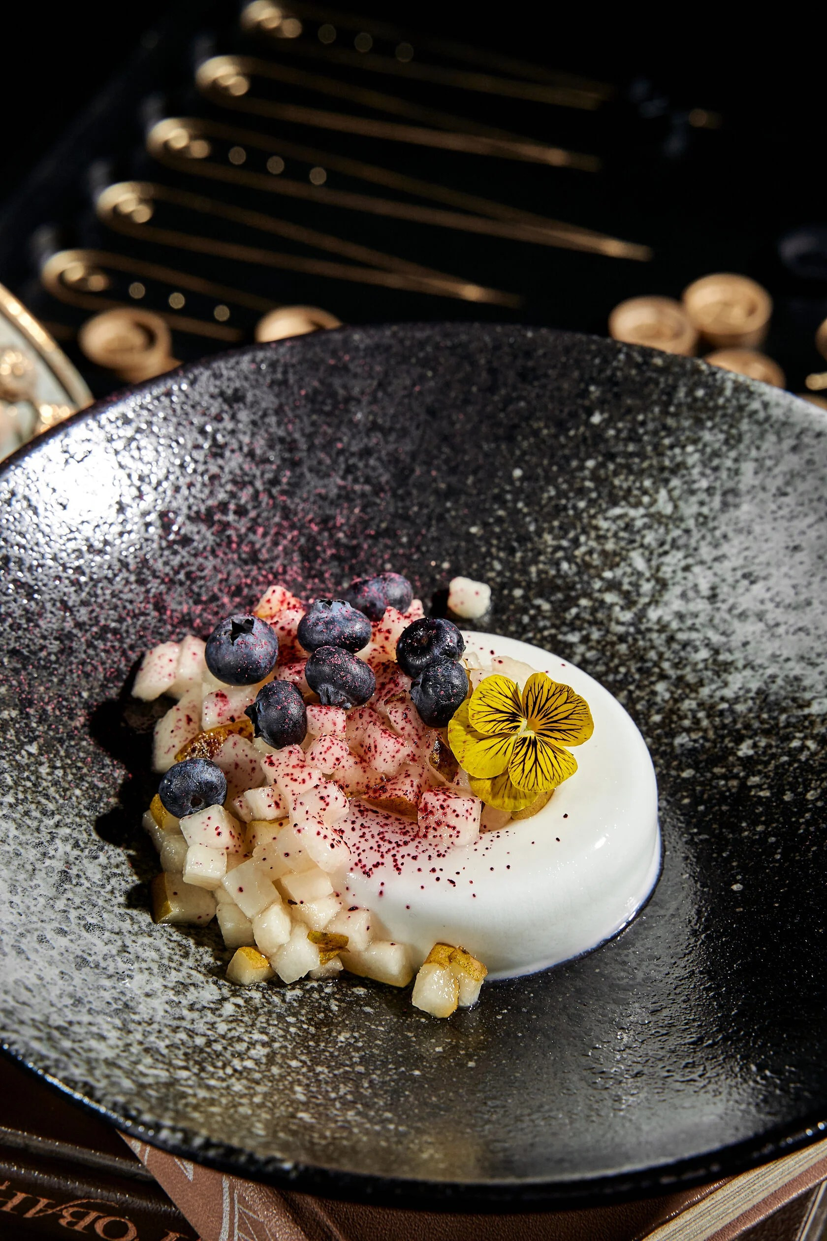 Лаундж-бар с авторской кухней. ВИЗУАЛЬНЫЙ КОНТЕНТ ДЛЯ ЭКСПЕРТОВ И БРЕНДОВ