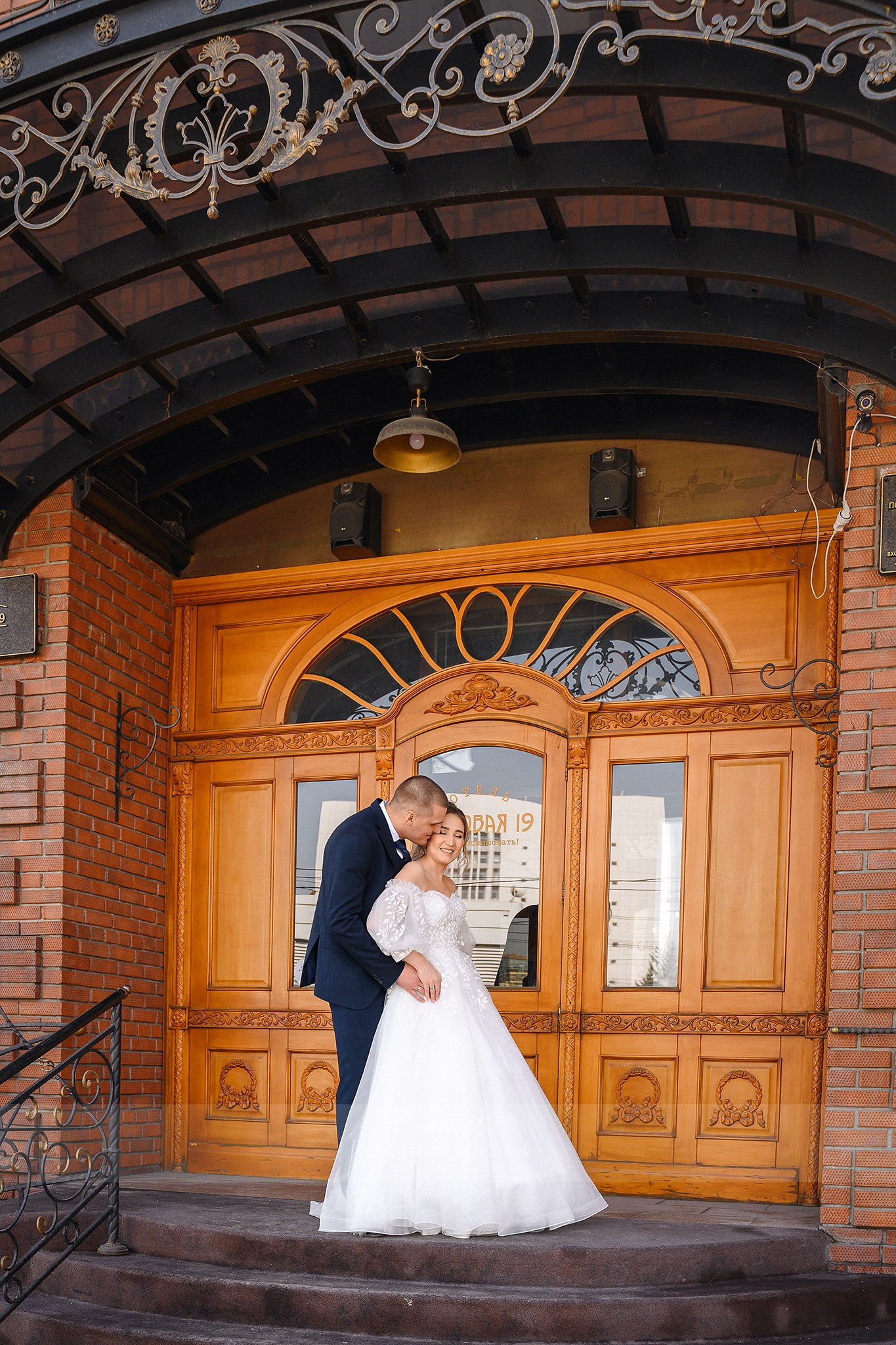 Свадебная фотосессия С&А на Садовой, 19. Свадебный, семейный и event фотограф в Новосибирске и Новосибирской области Саша Кё