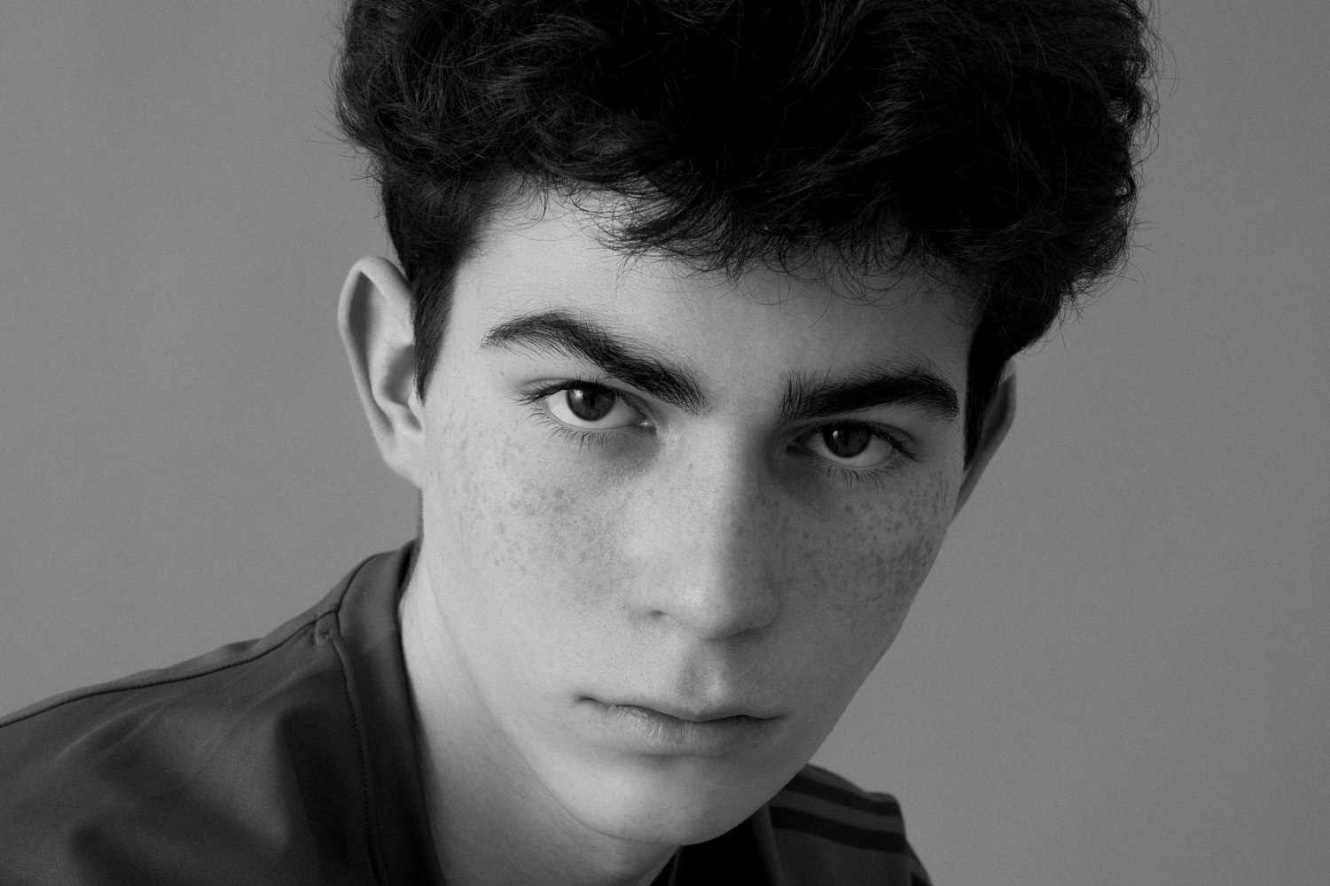 Мужские фотосессии в студии и на улице: художественные, для соцсетей, аватаров, сайтов знакомств. Фотограф Полина Завельская