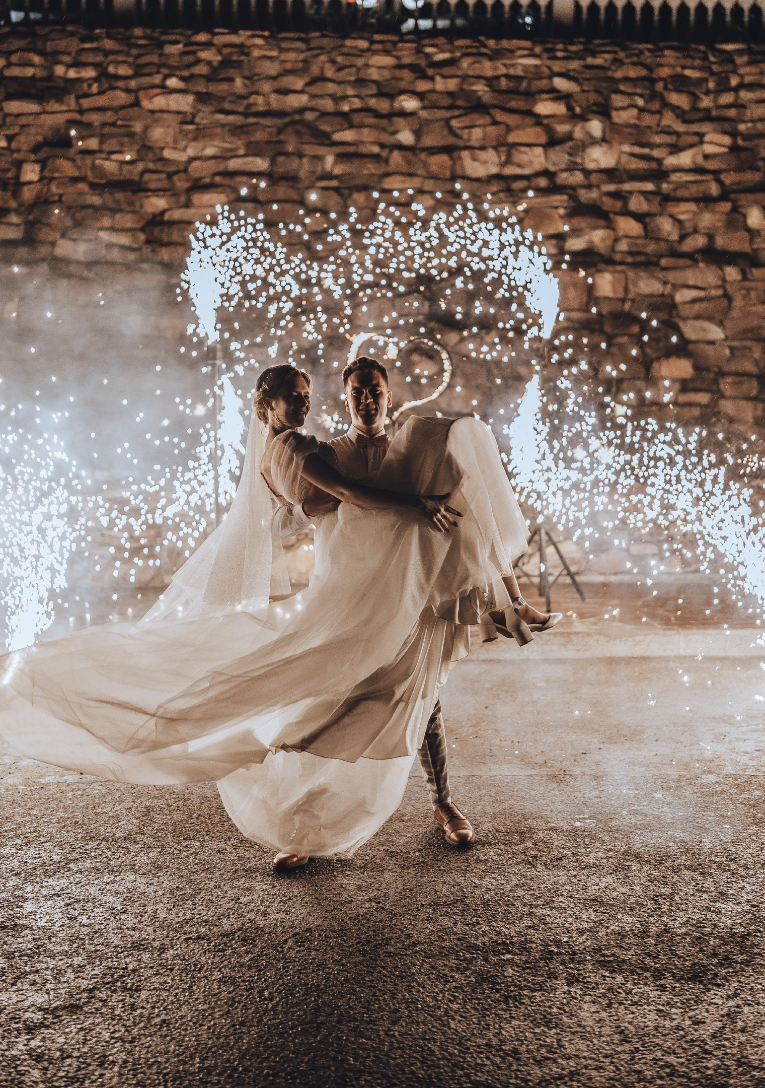 Огненно-пиротехническое шоу, салюты, пиротехника на ваш праздник!