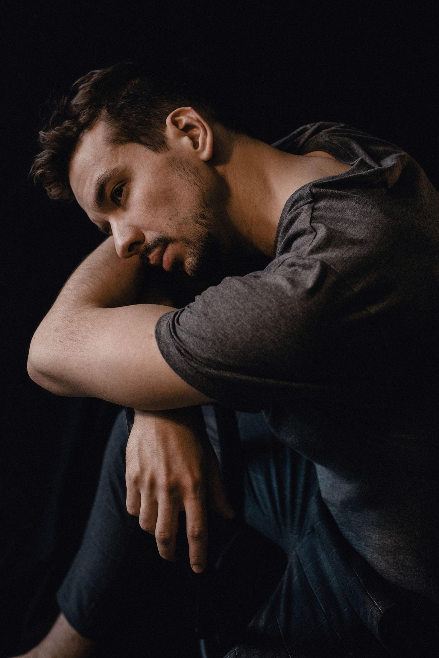 Модель для предметной съемки Фил Москва | Sale Easy