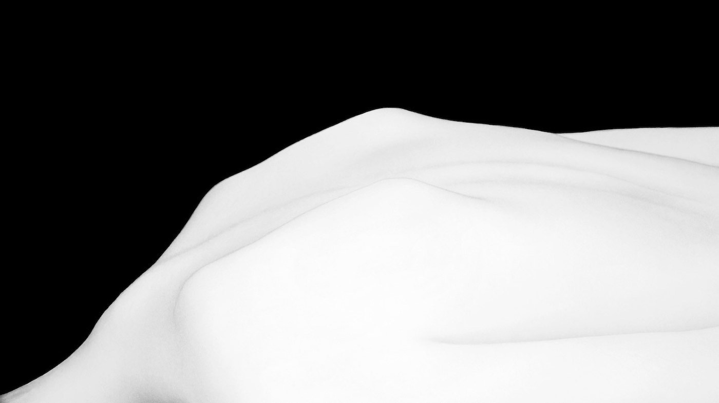 Expert nude photography and artistic black and white photography. Anna Laza Art photographer