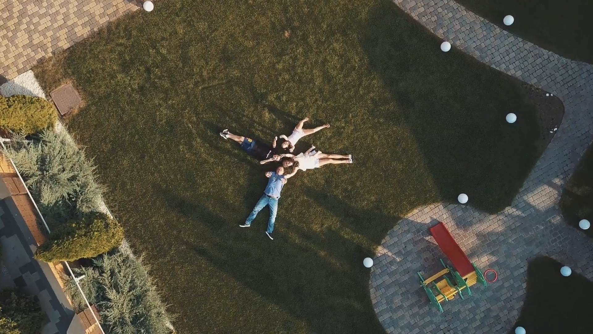 Видеосъемка крещения и выписка из родильного дома. Свадебное видео и фото съемка на свадьбу в Краснодаре Твинс Студио