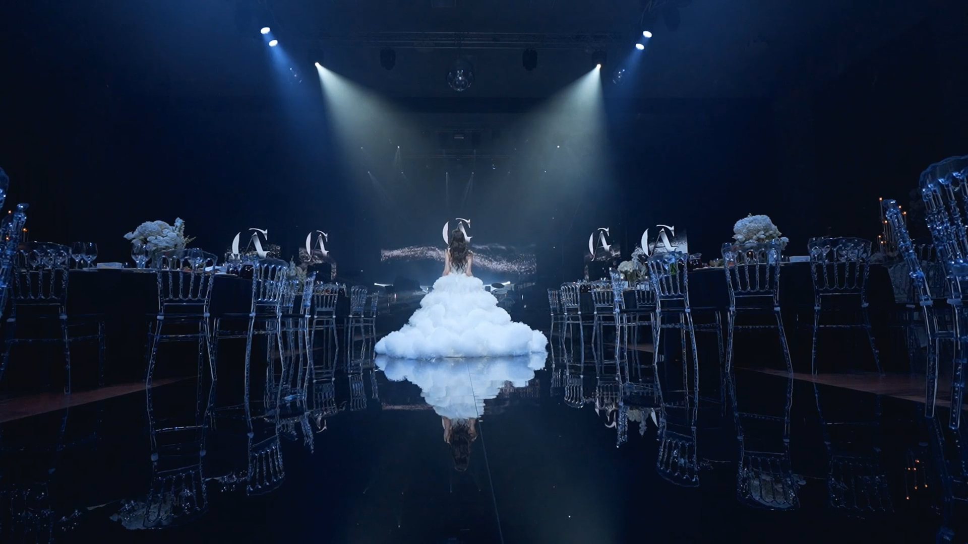 Красивое свадебное видео SDE, показанное в этот же день на свадьбе. Свадебное видео и фото съемка на свадьбу в Краснодаре Твинс Студио