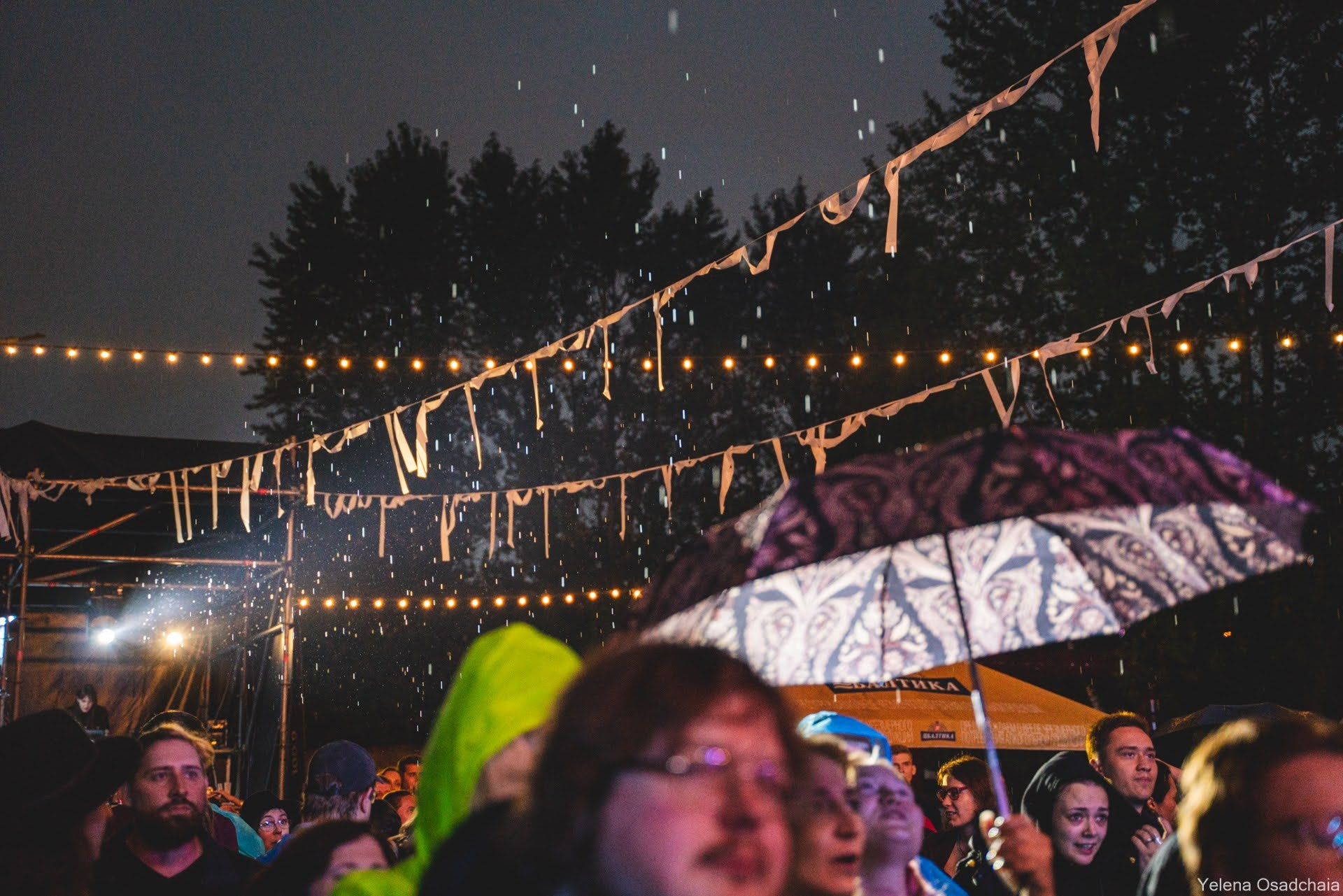 Площадь Восстания под дождем. Елена Осадчая — фотографирую музыку на сцене и в жизни