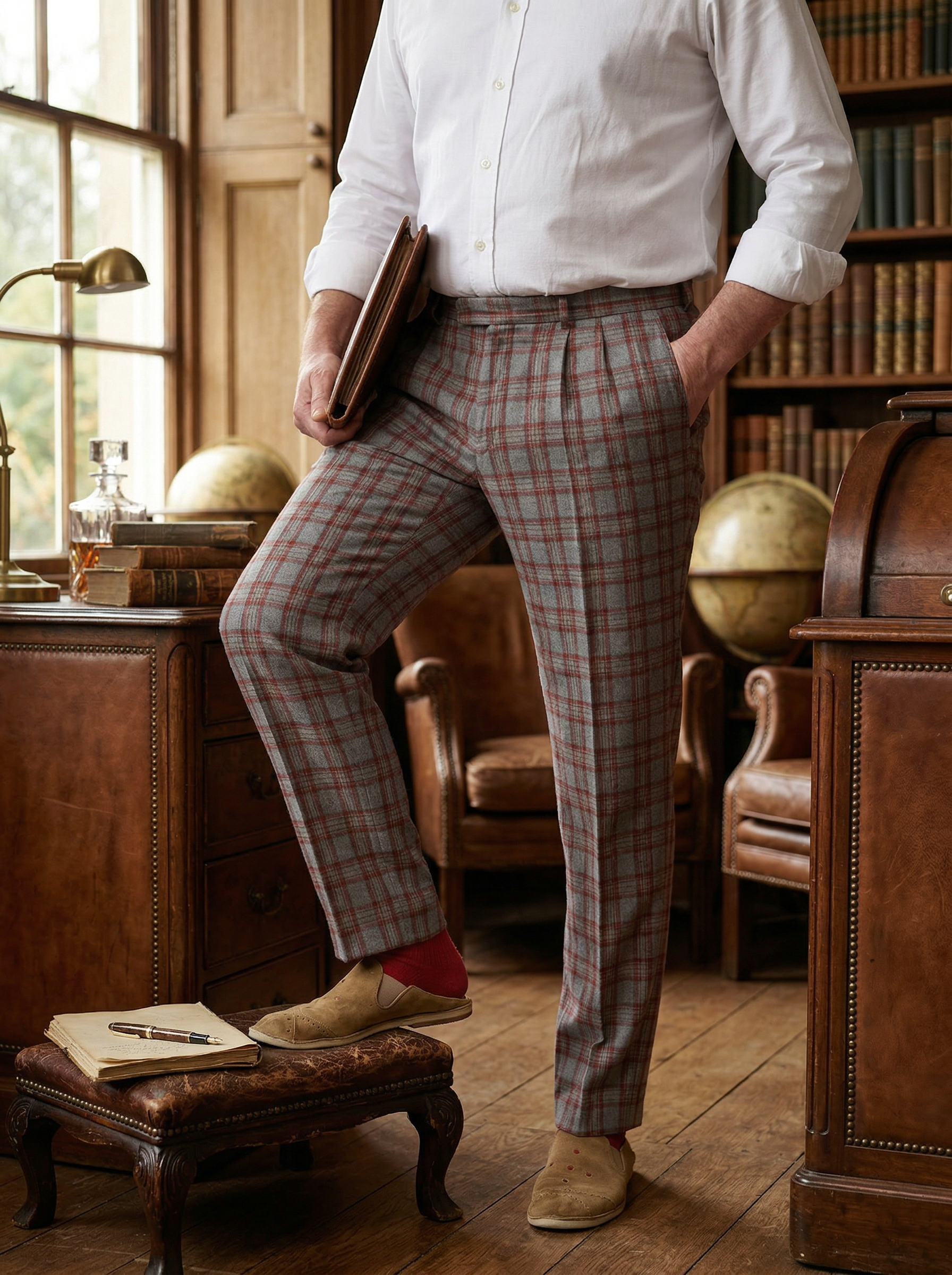 Генерация имиджевого контента для брюк в клетку