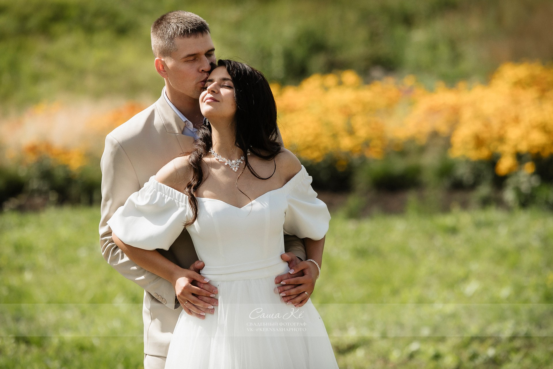 Свадебная фотосессия O&A в Парк-Арена у нового ледового дворца. Свадебный, семейный и event фотограф в Новосибирске и Новосибирской области Саша Кё