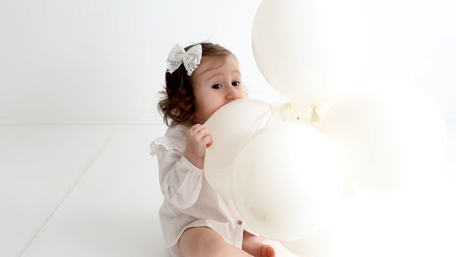 Видео-ролик на первый день рождения. Детская фотостудия «Лиммеридж» в Санкт-Петербурге