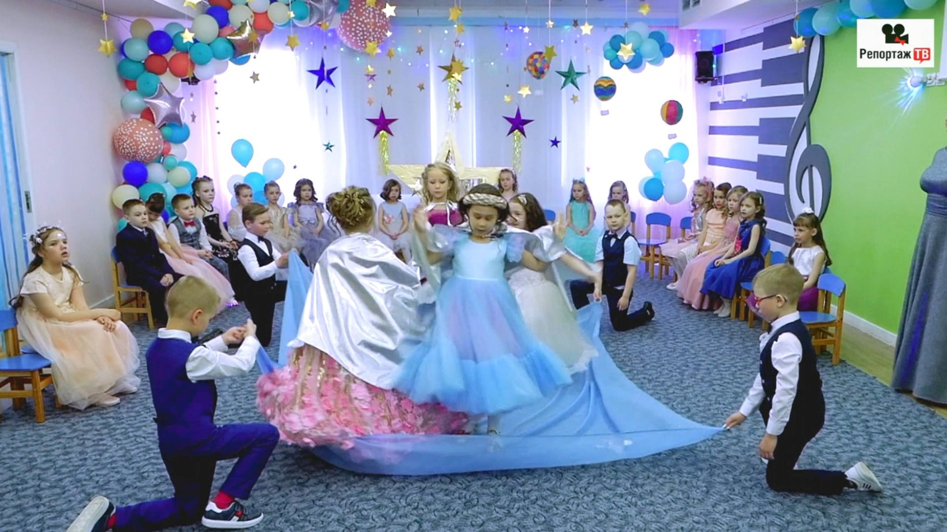Видеосъёмка утренника в детском саду: осенний, новогодний, весенний + фильм «Один день в саду» с интервью детей