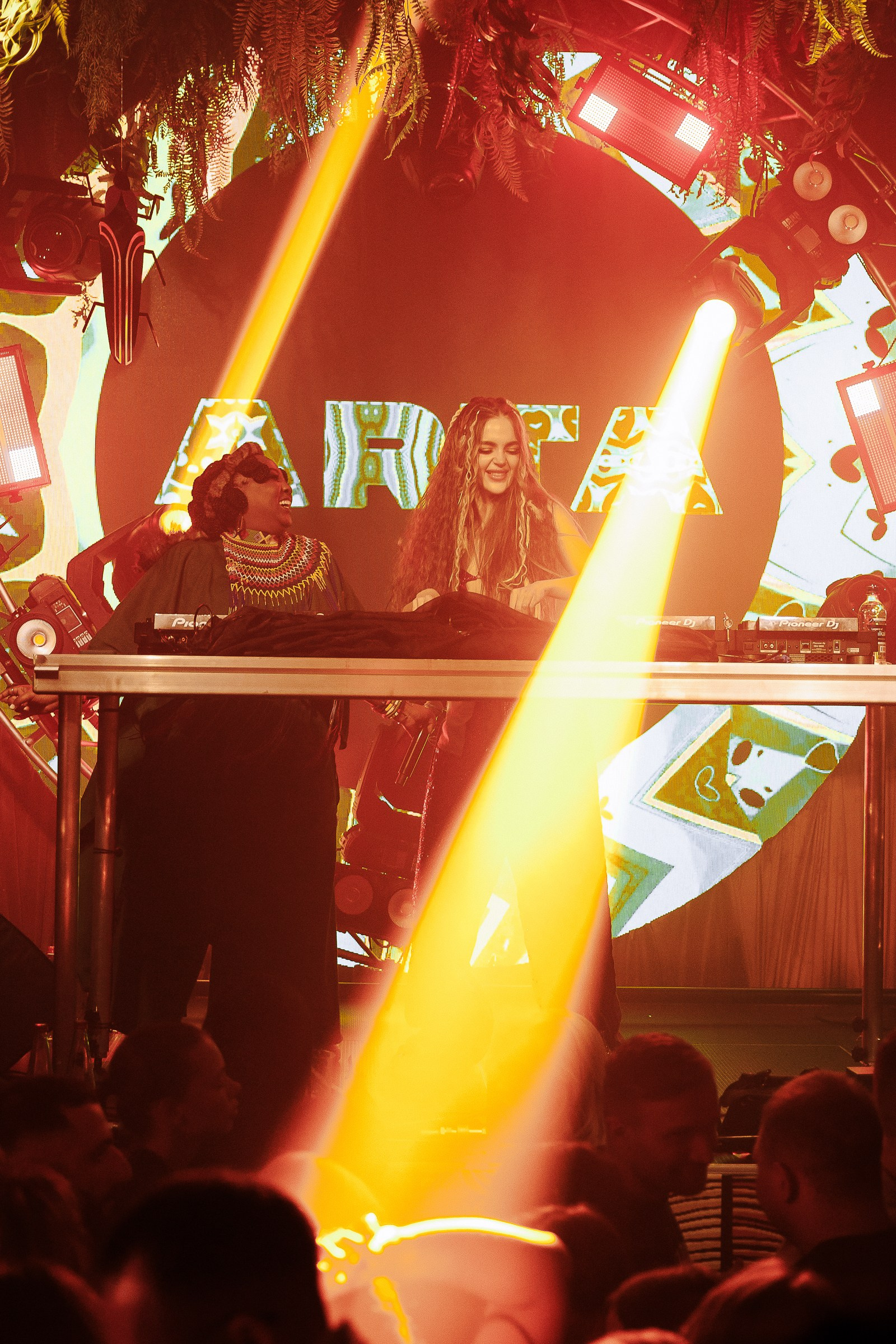 Фотограф на вечеринку спб. VERSLIBRE | Свадебный и репортажный фотограф в Санкт-Петербурге, Москве, и Поволжье