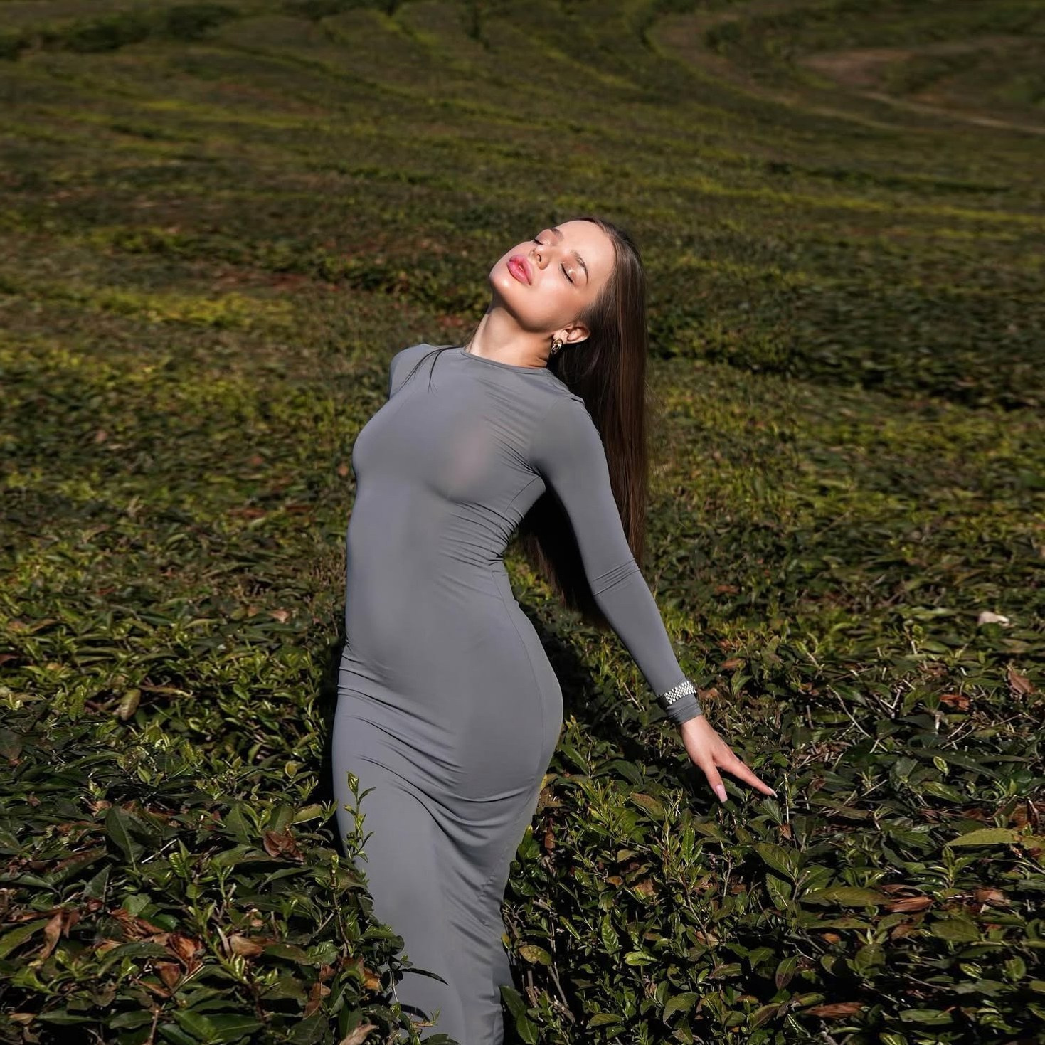 Авторские путешествия на красном кабриолете Lexus. Сочи, Адлер, Сириус, Красная Поляна, озеро Рица. Личный водитель и фотограф. Свадебный фотограф в Сочи и Адлере — Фотосессии на море и в горах | Виктор Рогулев