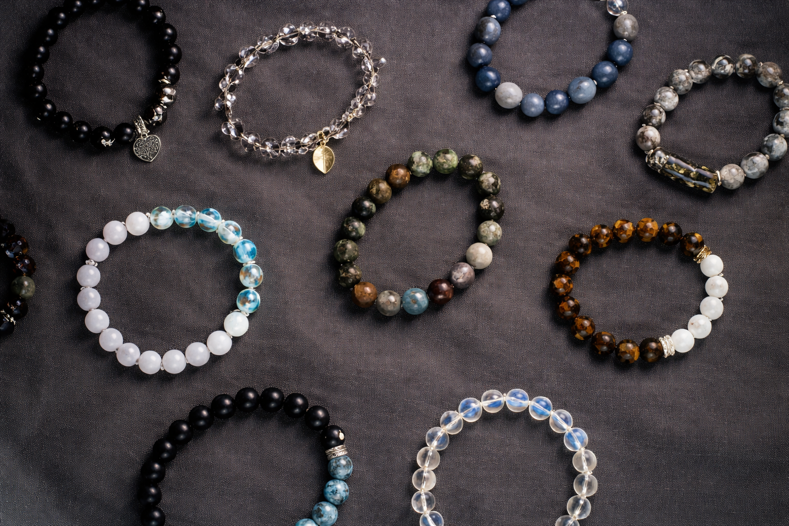 Каталог браслетов из камня