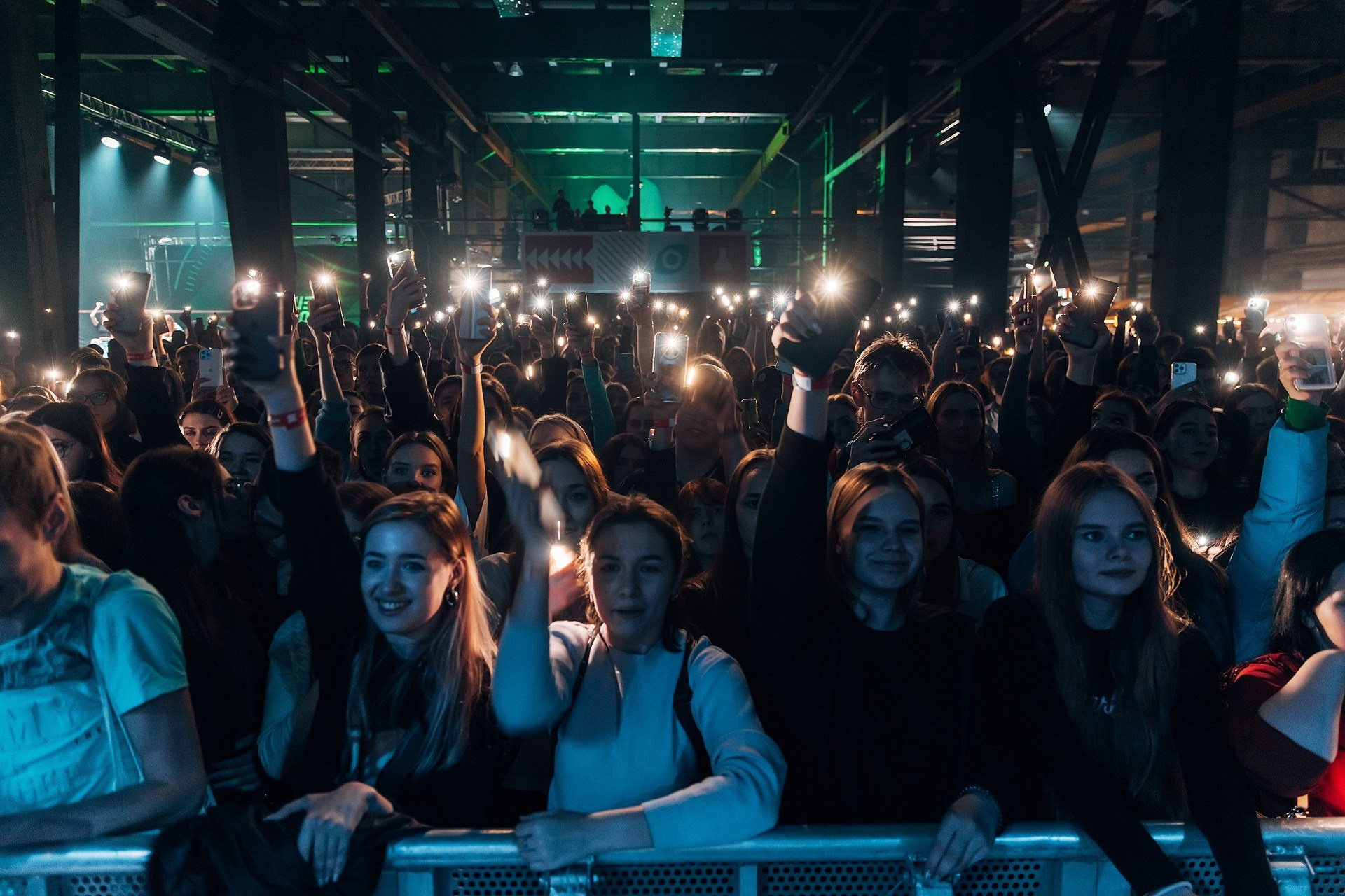 Портфолио фотографа в Санкт-Петербурге | Портреты, концерты, реклама, автоспорт, событийная и предметная съемка