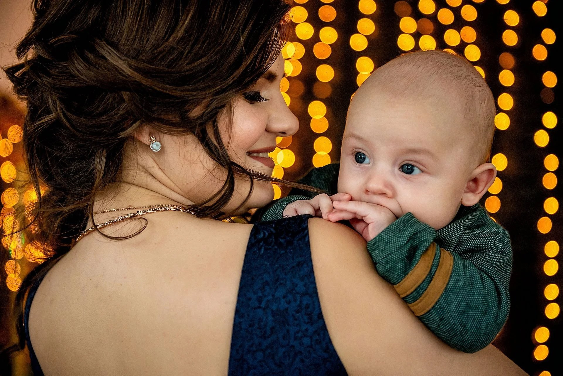 Создайте волшебные воспоминания с семейной новогодней фотосессией в Ростове на Дону