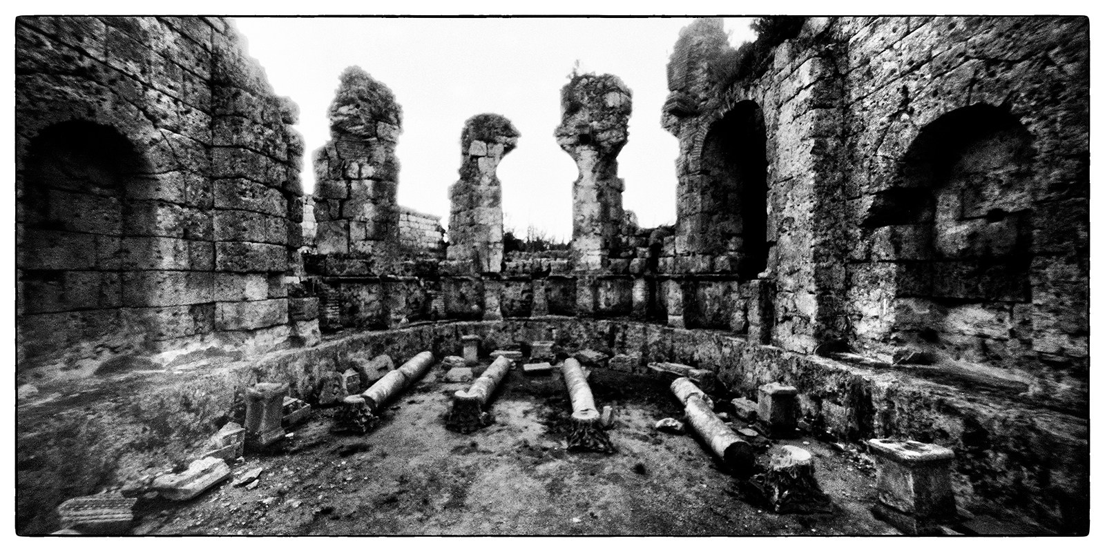 Pinhole. Vasiliy Riabovol — Fine Art Photographer | Time, Space, and Silence