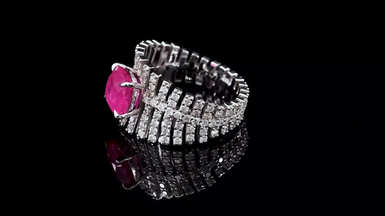 Видео-съёмка видео роликов ювелирных изделий драгоценных камней  с максимальной  детализацией огранки  в 4k Москве тел +7 966-003-13-0. Высококачественная профессиональная рекламная фотосъёмка ювелирных украшений, драгоценных камней в Москве. Обучение, консультация