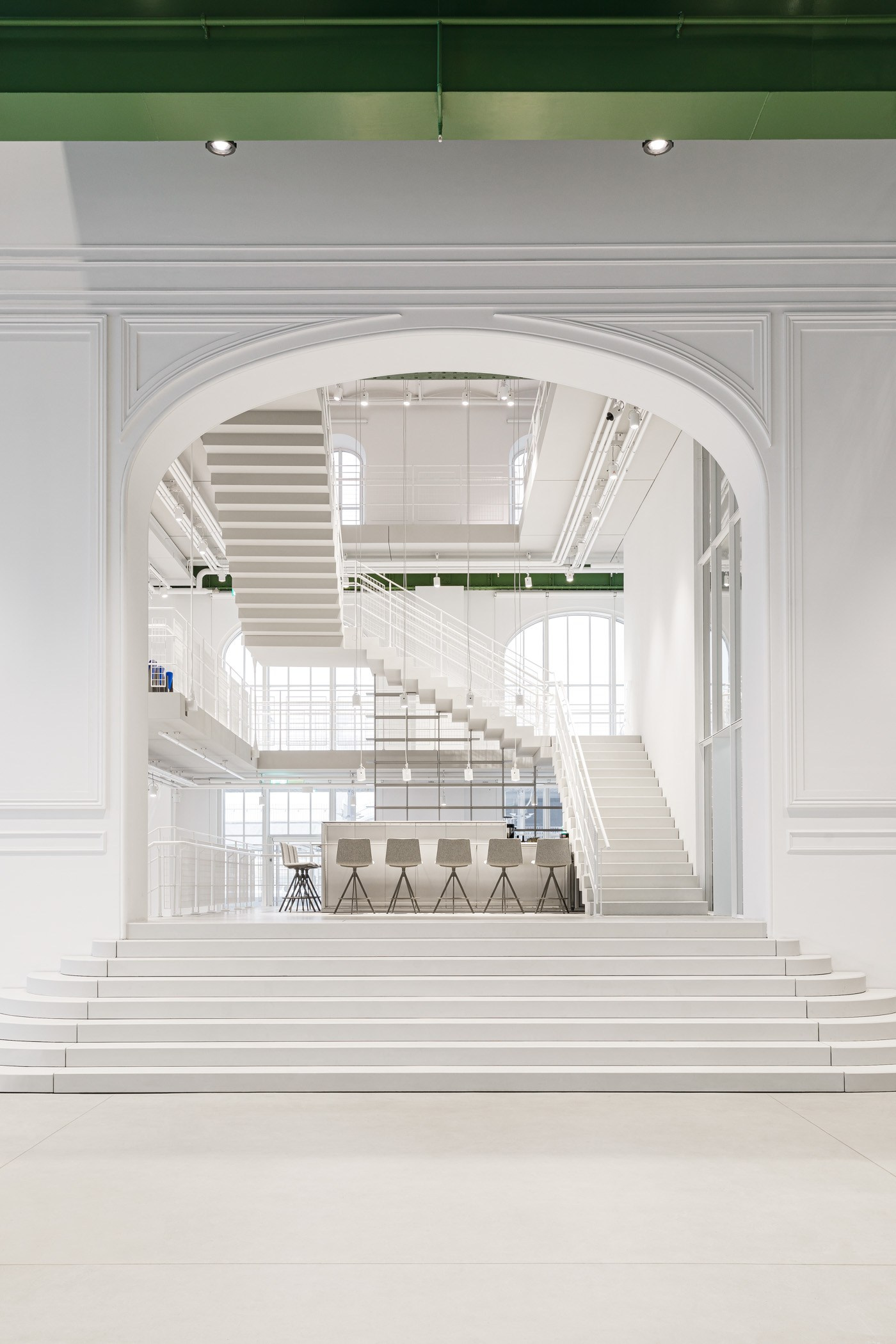 Олег Лозовой | Коммерческий и рекламный фотограф в Москве