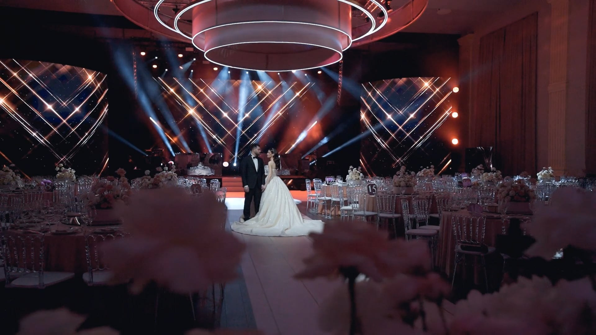 Красивое свадебное видео SDE, показанное в этот же день на свадьбе. Свадебное видео и фото съемка на свадьбу в Краснодаре Твинс Студио