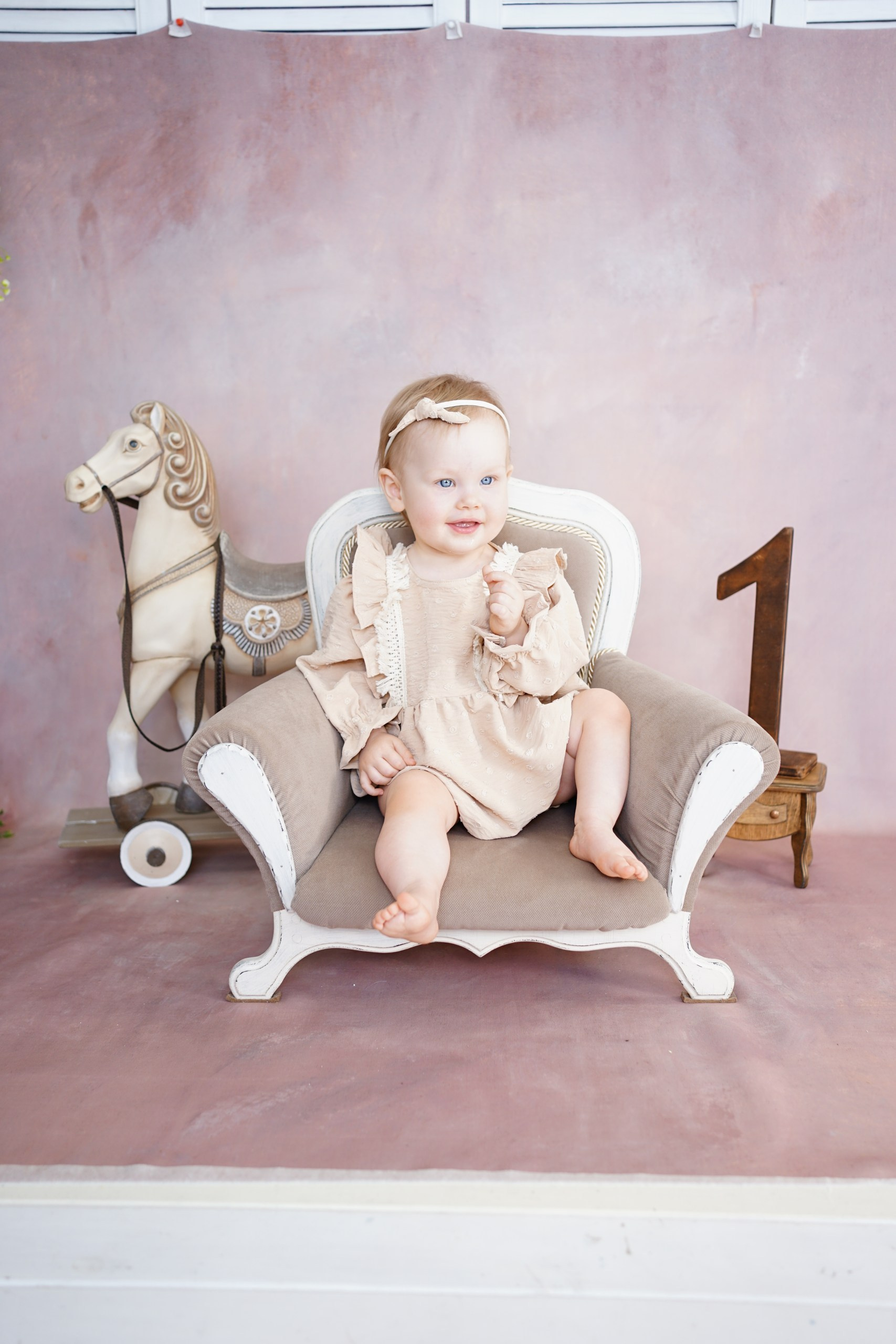 Фотозоны на ХОЛСТЕ. Детская Фотостудия ГОДОВАСИКИ в Санкт-Петербурге фотосесия на годик