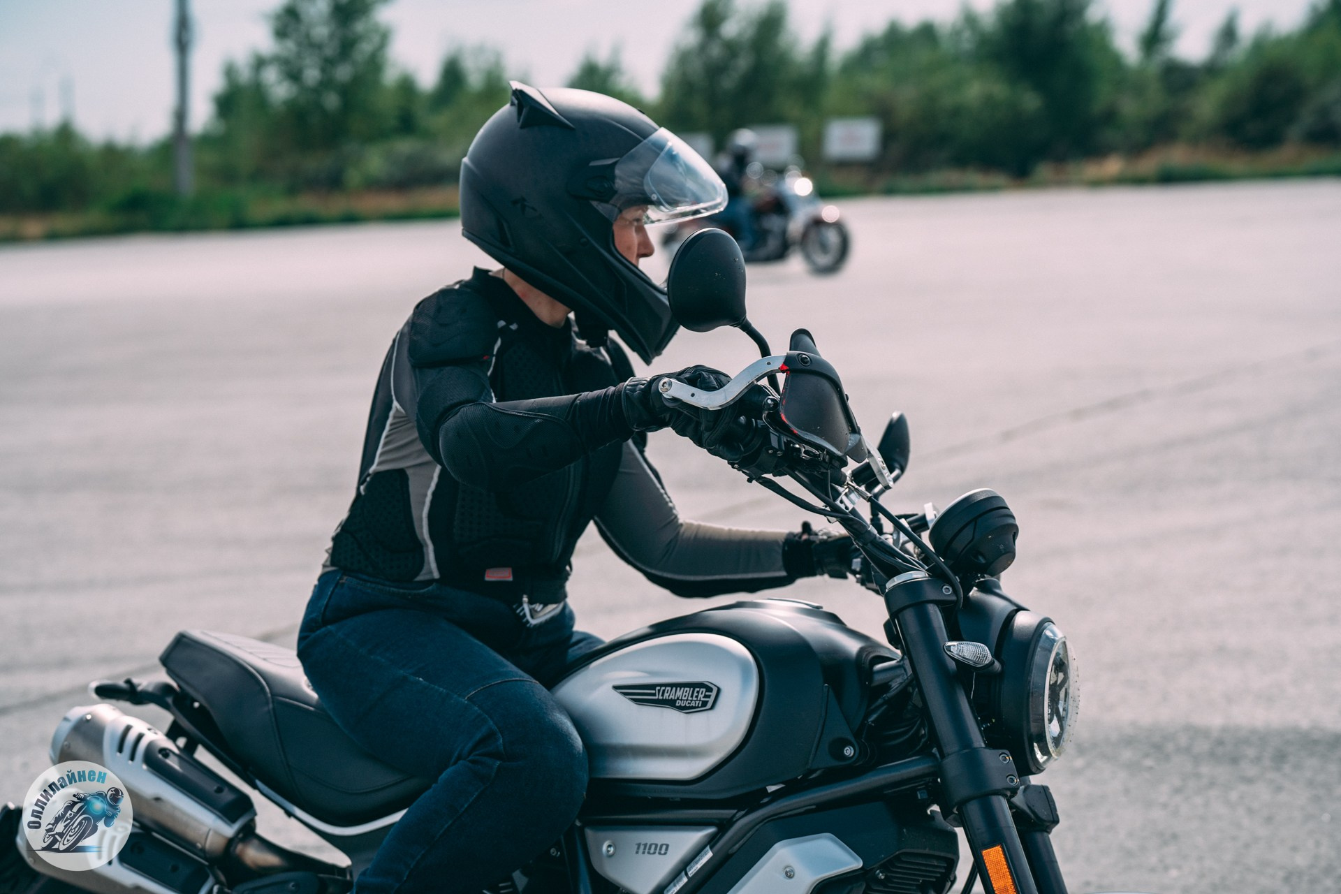 Занятия по безопасному управлению мотоциклом Владимир Оллилайнен