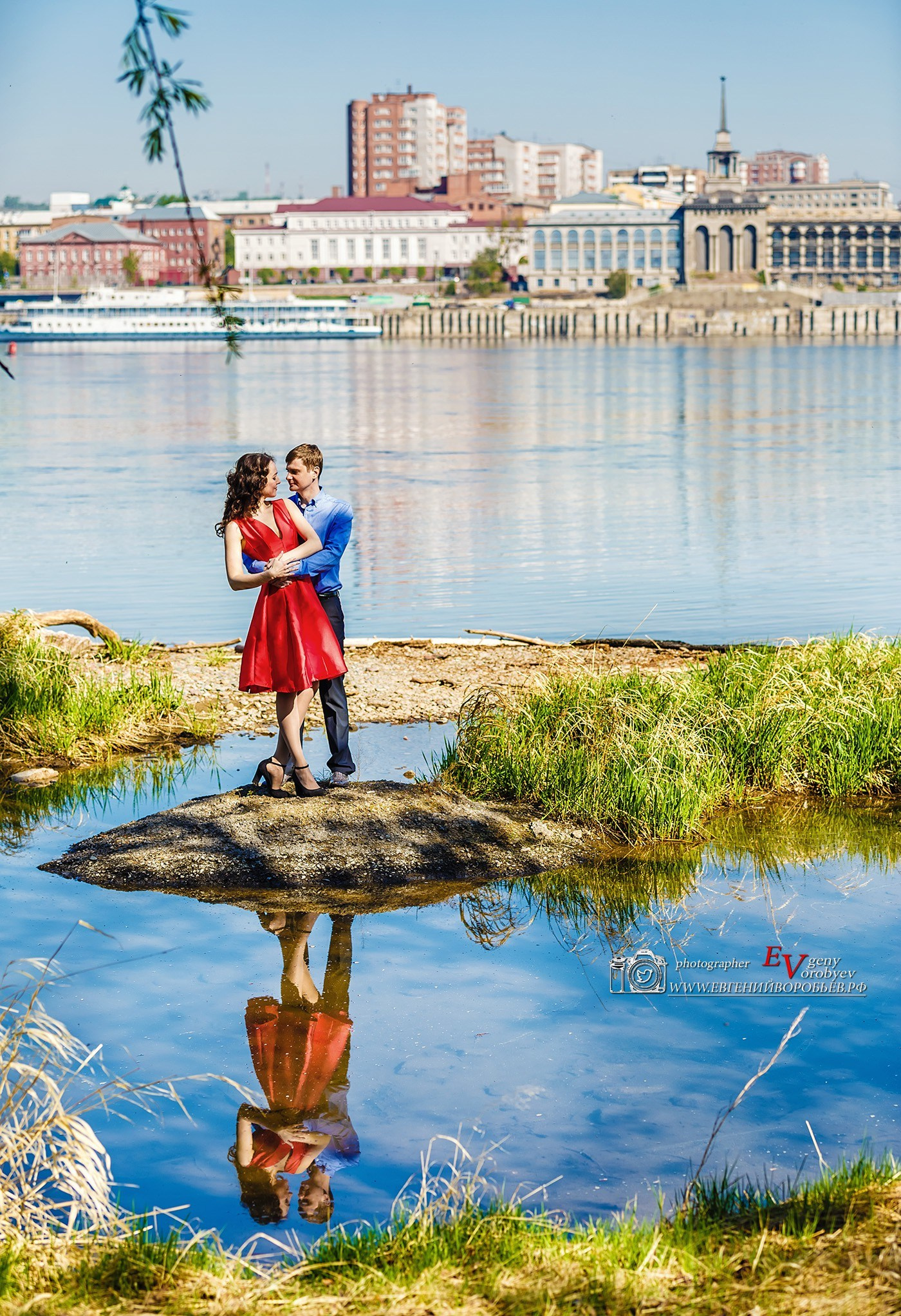 Цена стоимость описание фотосессий в Красноярске студийная свадебная семейная бизнес портрет индустриальная лавстори love story фотосъёмка