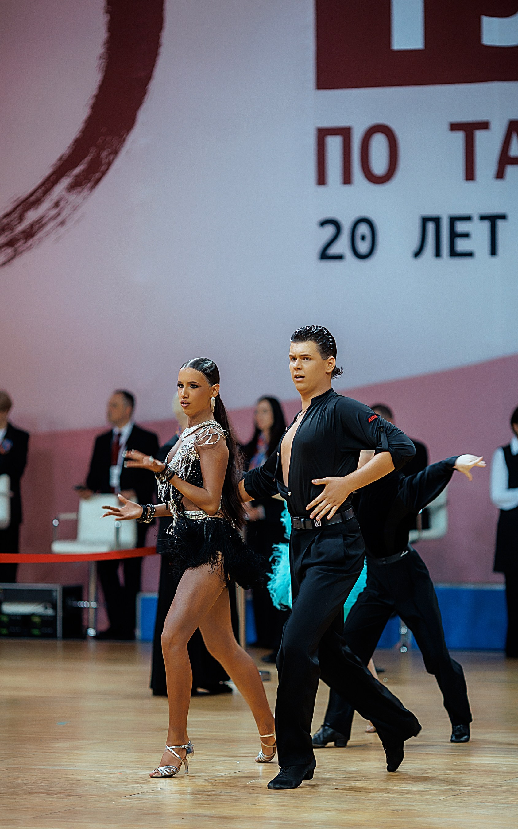 Танец — дисциплина, закованная в роскошь движения.
