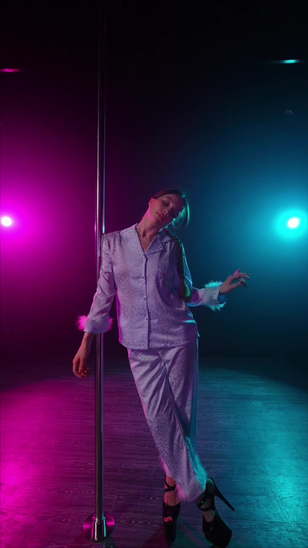 Локации Прожектора. Studio 4U — Для танца. Для фото. Для тебя