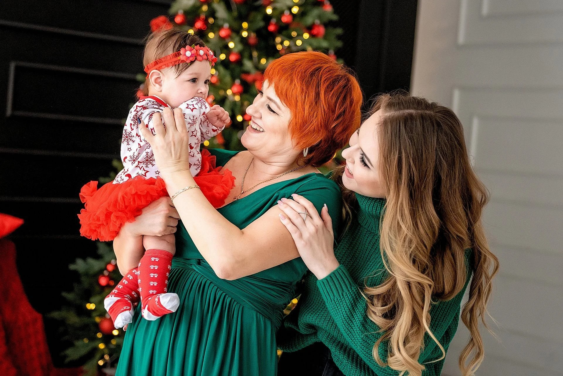 Создайте волшебные воспоминания с семейной новогодней фотосессией в Ростове на Дону
