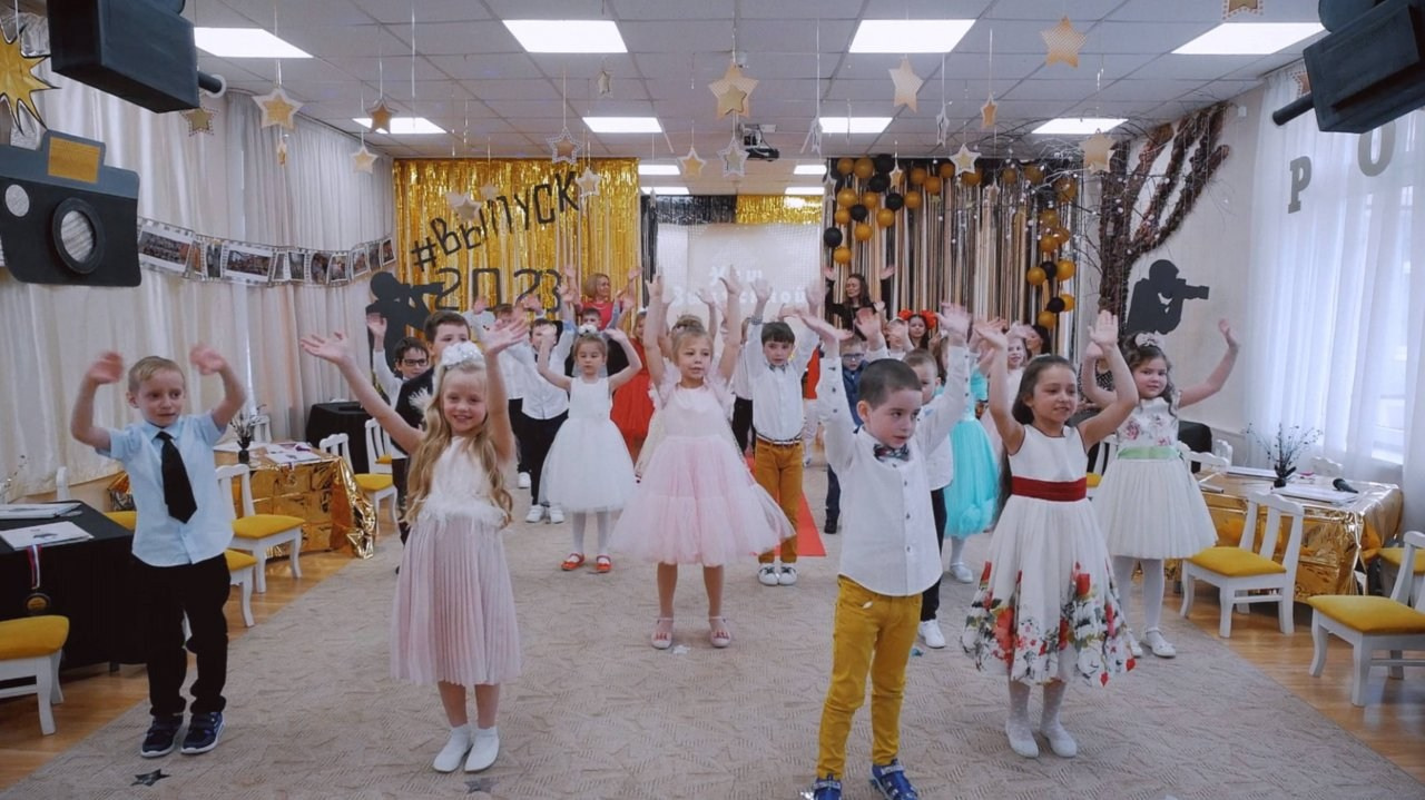 Выпускной в детском саду и школе. Фото и видеосъёмка выпускного утренника. Свадебный фотограф и видеограф в Москве и области. Выгодное предложение — два в одном