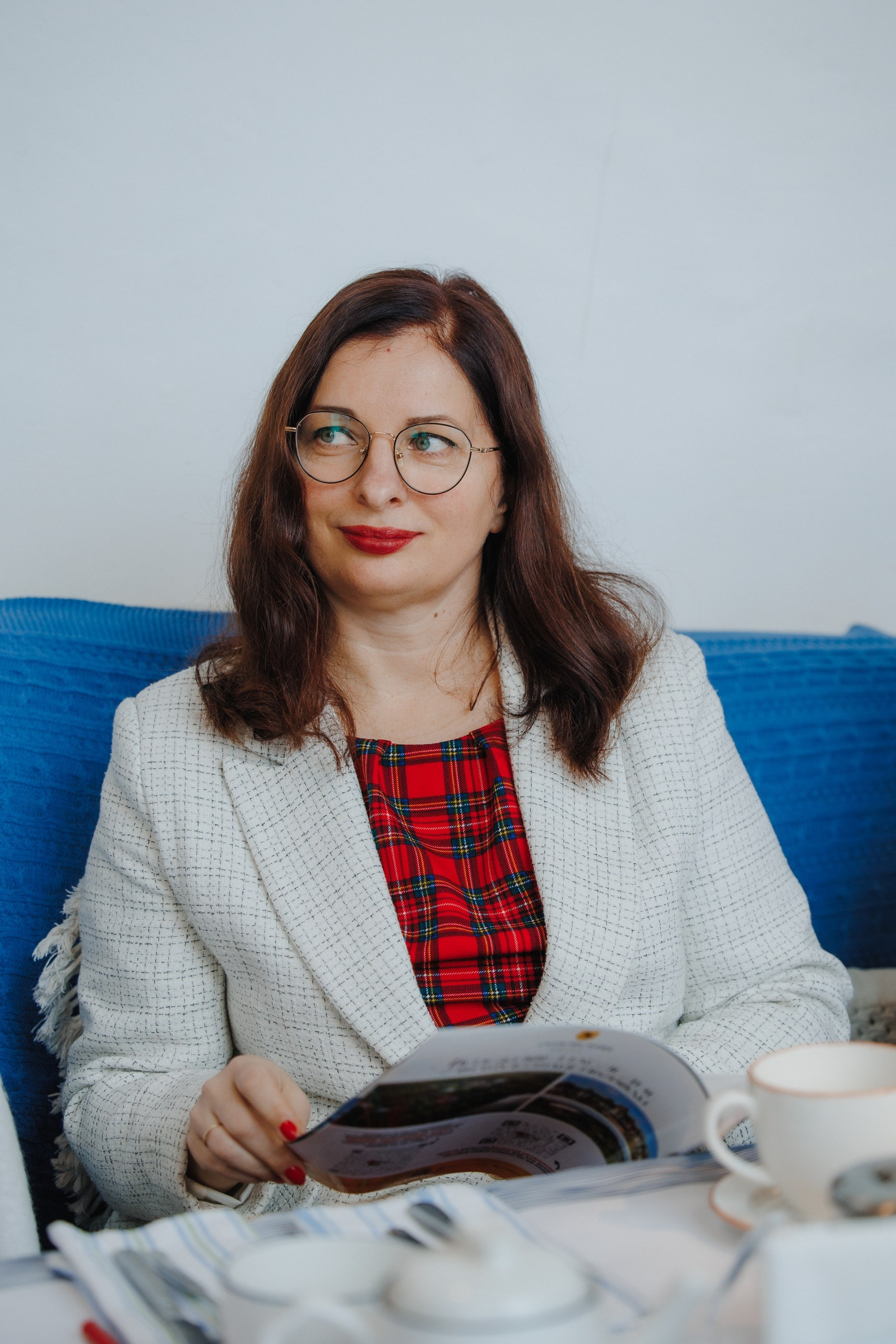 Портретный фотограф для контент съёмки в Новой Москве. Фотограф Москва. Портретный фотограф Александра Харитонова Москва Новая Москва Троицк