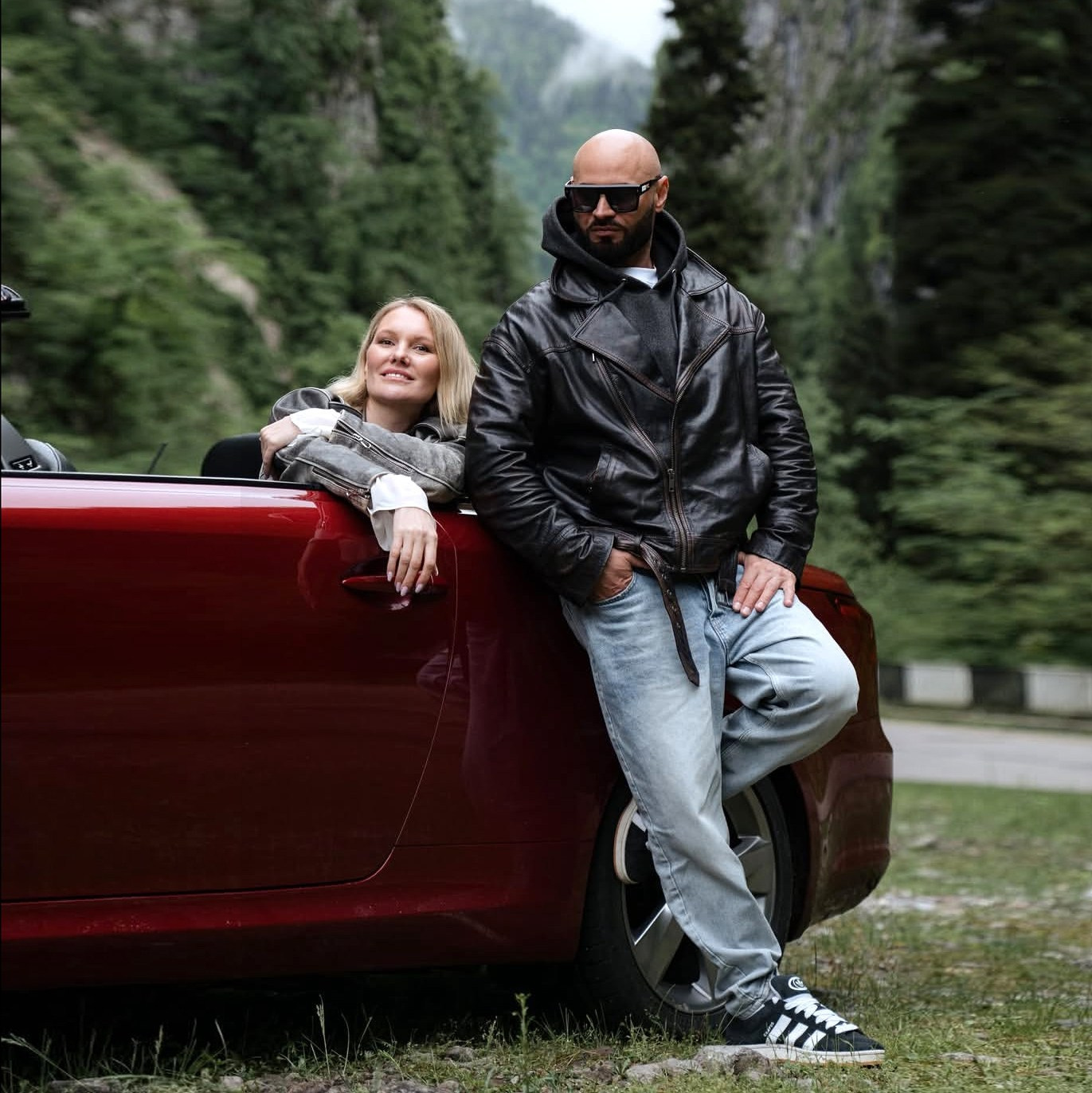 Авторские путешествия на красном кабриолете Lexus. Сочи, Адлер, Сириус, Красная Поляна, озеро Рица. Личный водитель и фотограф. Свадебный фотограф в Сочи и Адлере — Фотосессии на море и в горах | Виктор Рогулев