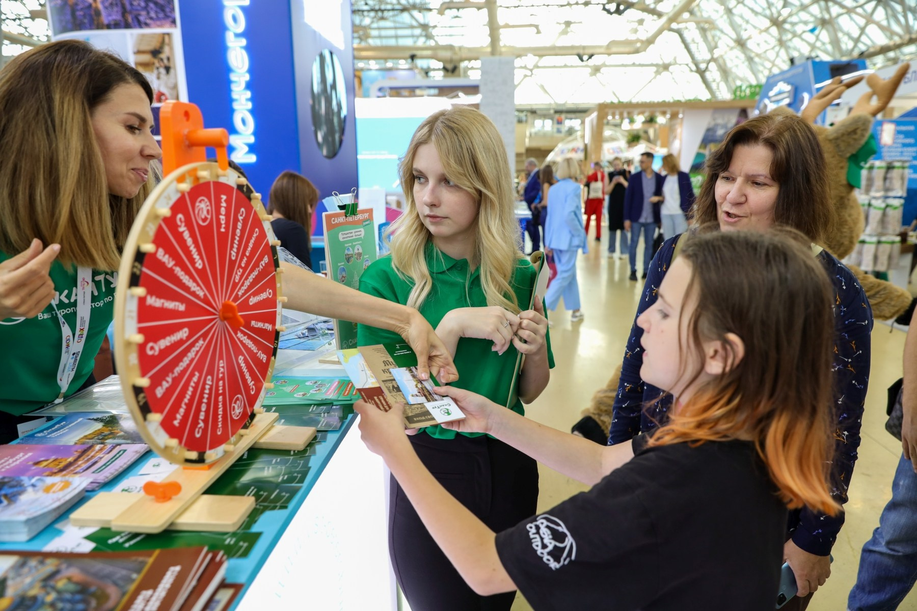 Съёмка стенда на выставке. Фотограф на мероприятие в Москве Марик