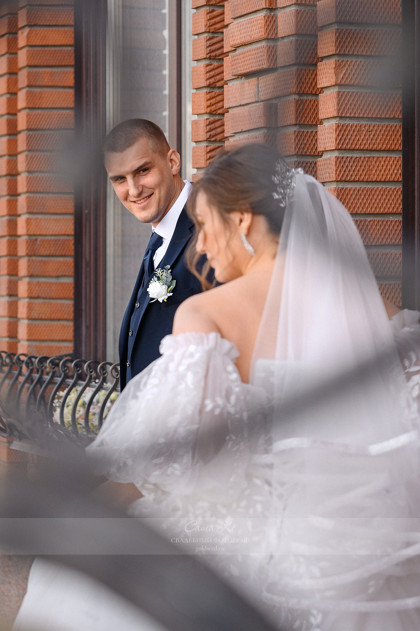 Свадебная фотосессия С&А на Садовой, 19. Свадебный, семейный и event фотограф в Новосибирске и Новосибирской области Саша Кё