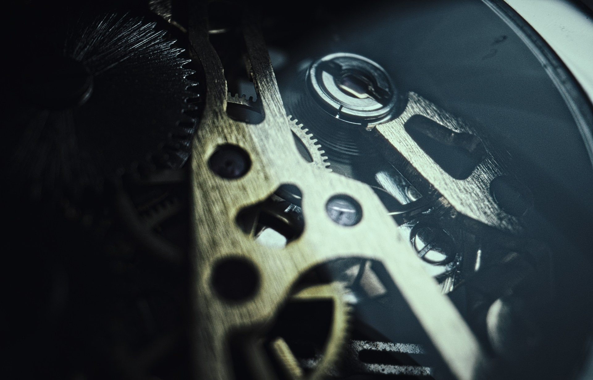 Реклама Квантум. Цветокоррекция кино, рекламы и клипов. В Алматы и по всему миру. Юрий Косяков