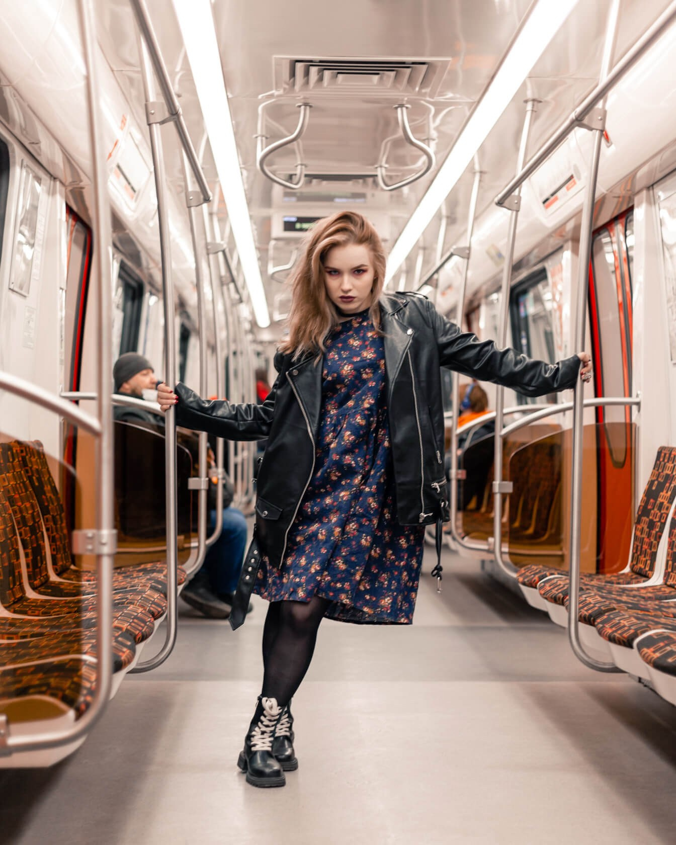 Фотосъемка в вагоне метров. Фотограф на час