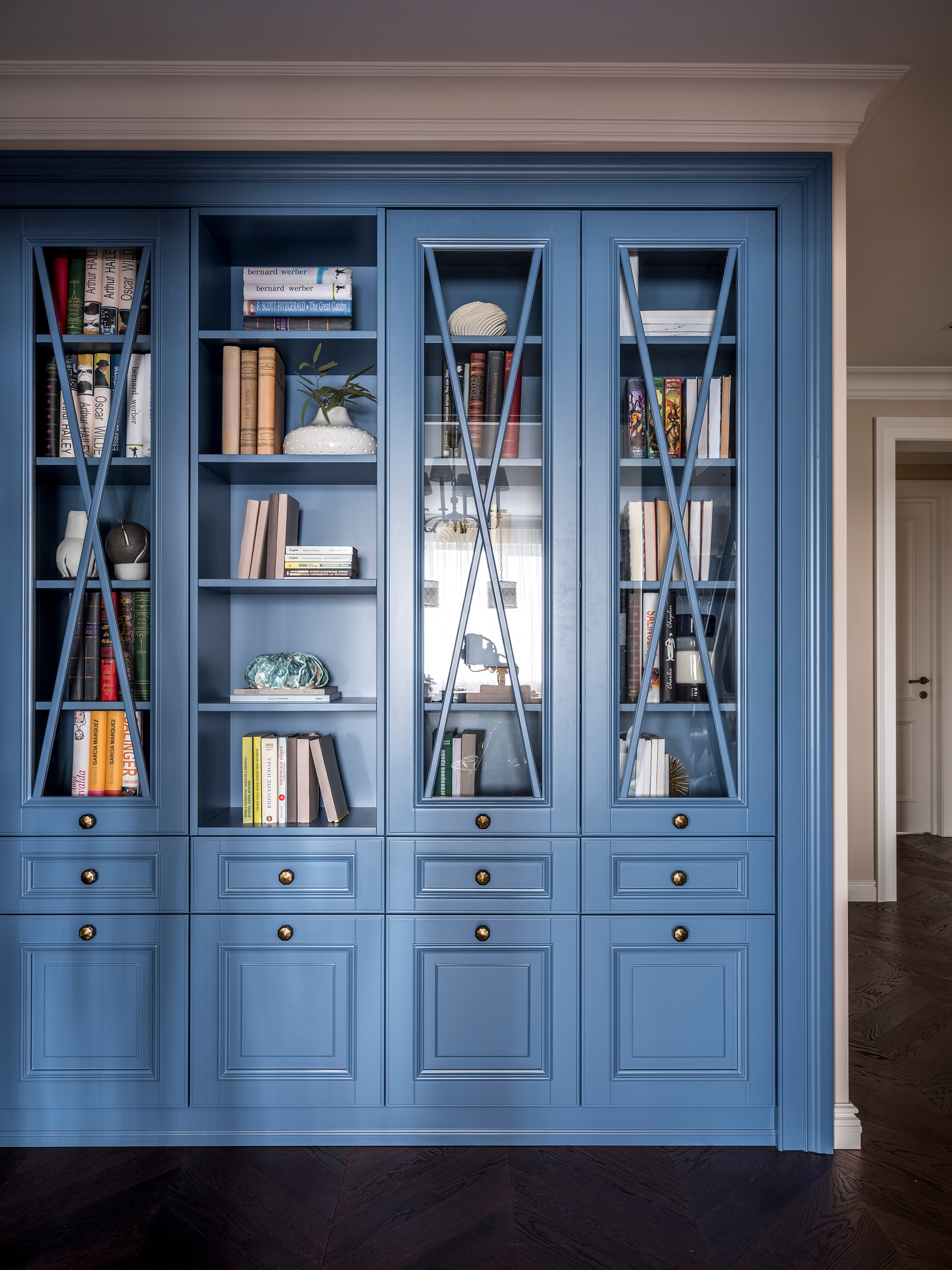 Шкафы на заказ по авторским эскизам