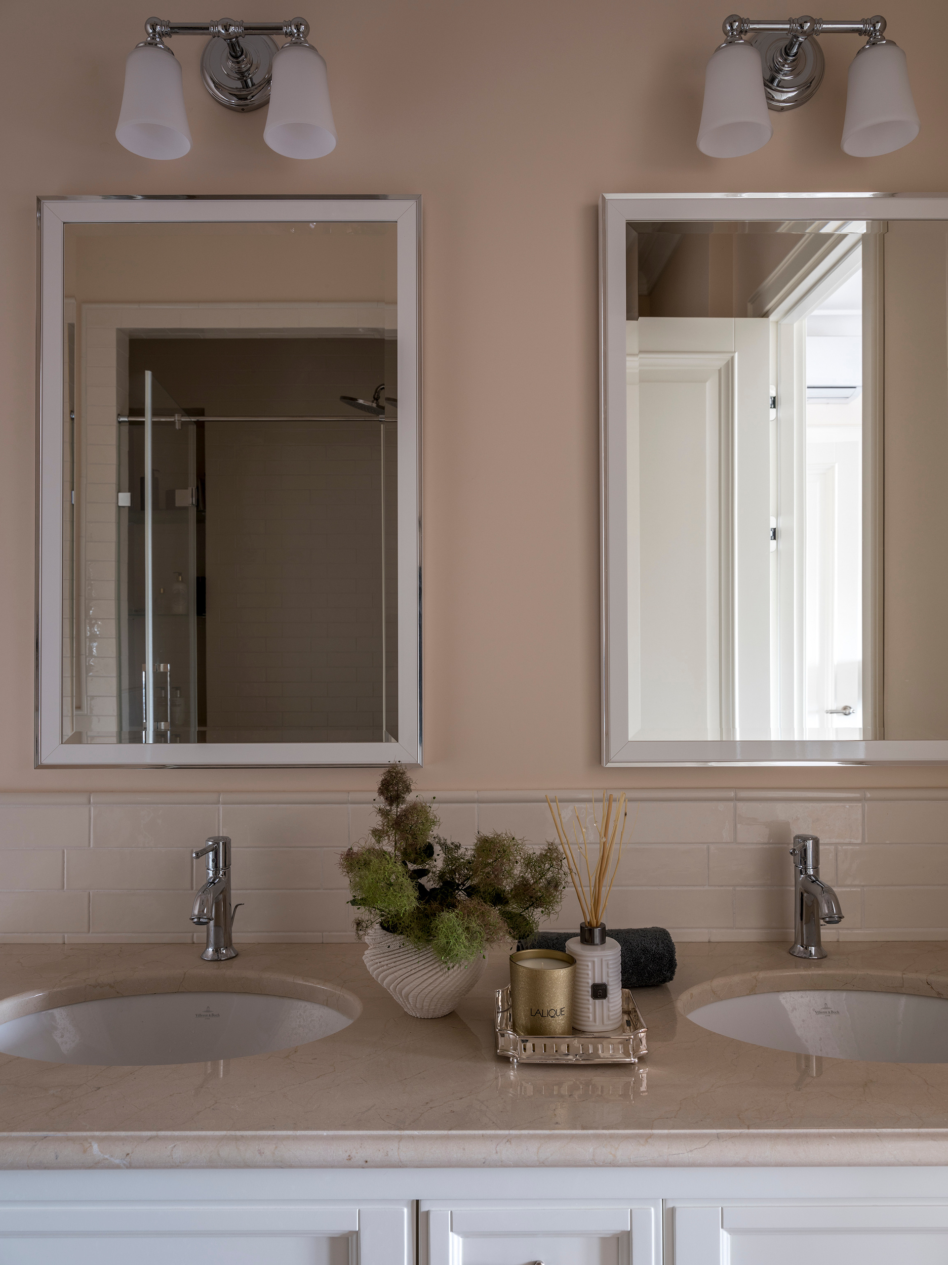 Тумба с двумя раковинами