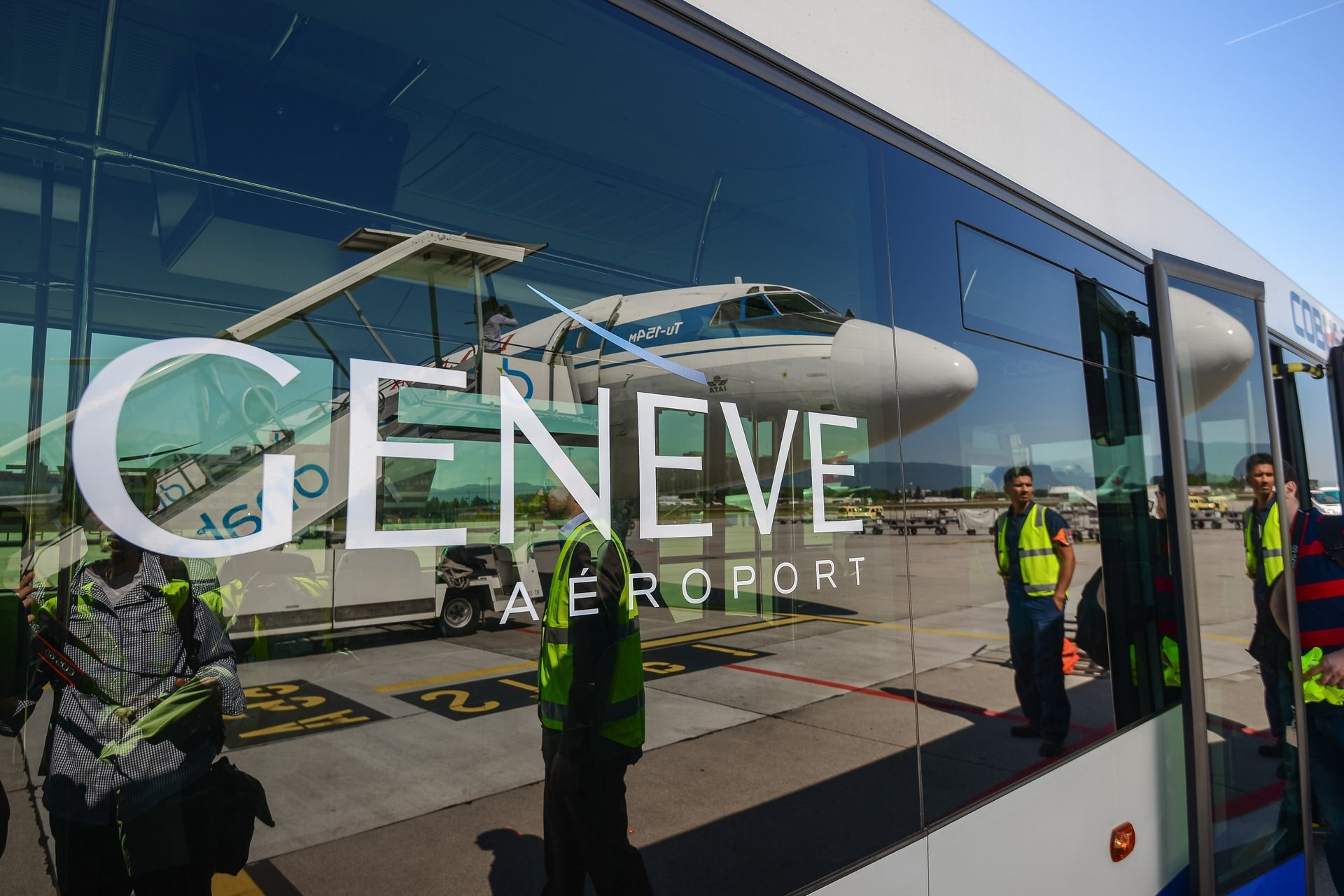 В Швейцарию на час и к обеду уже в офисе. Репортажный фотограф в Минске. Алексей Матюшков